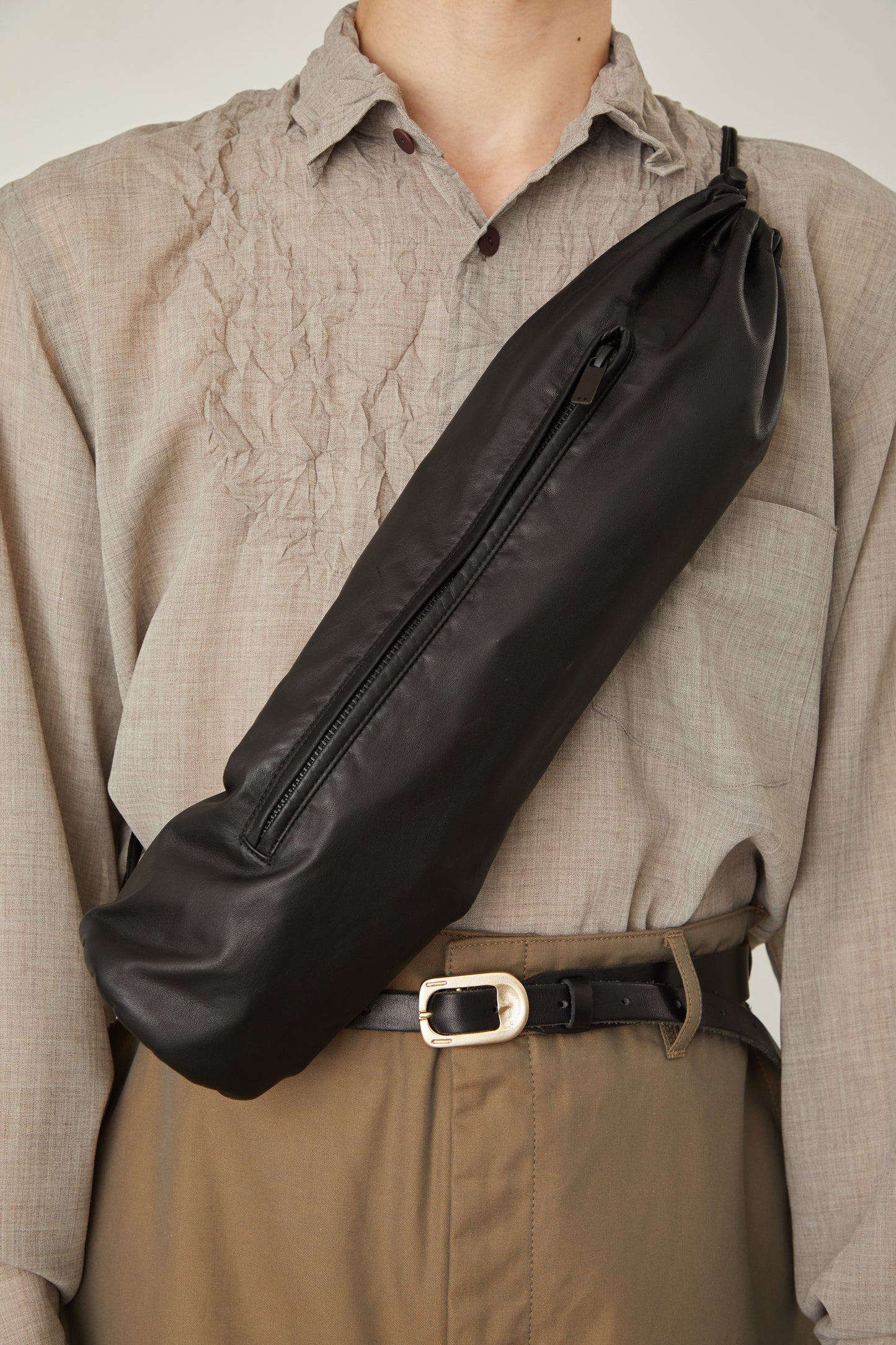 i'm here : " TUBE " LEATHER BAG :
