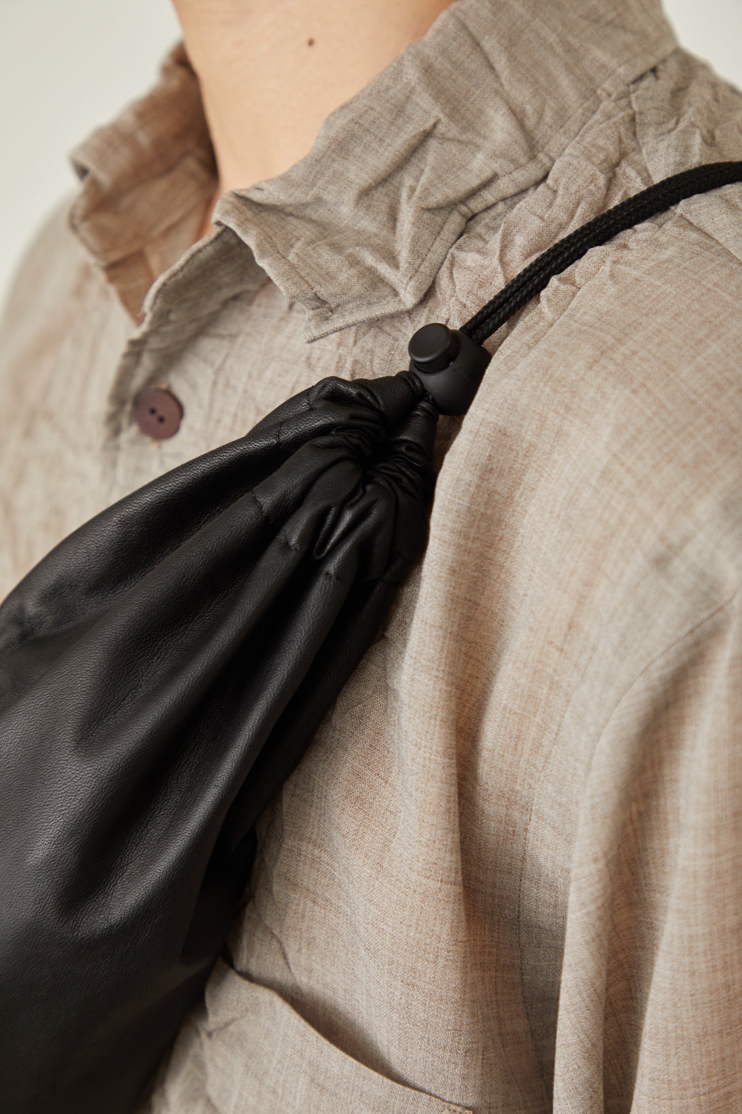 i'm here : " TUBE " LEATHER BAG :