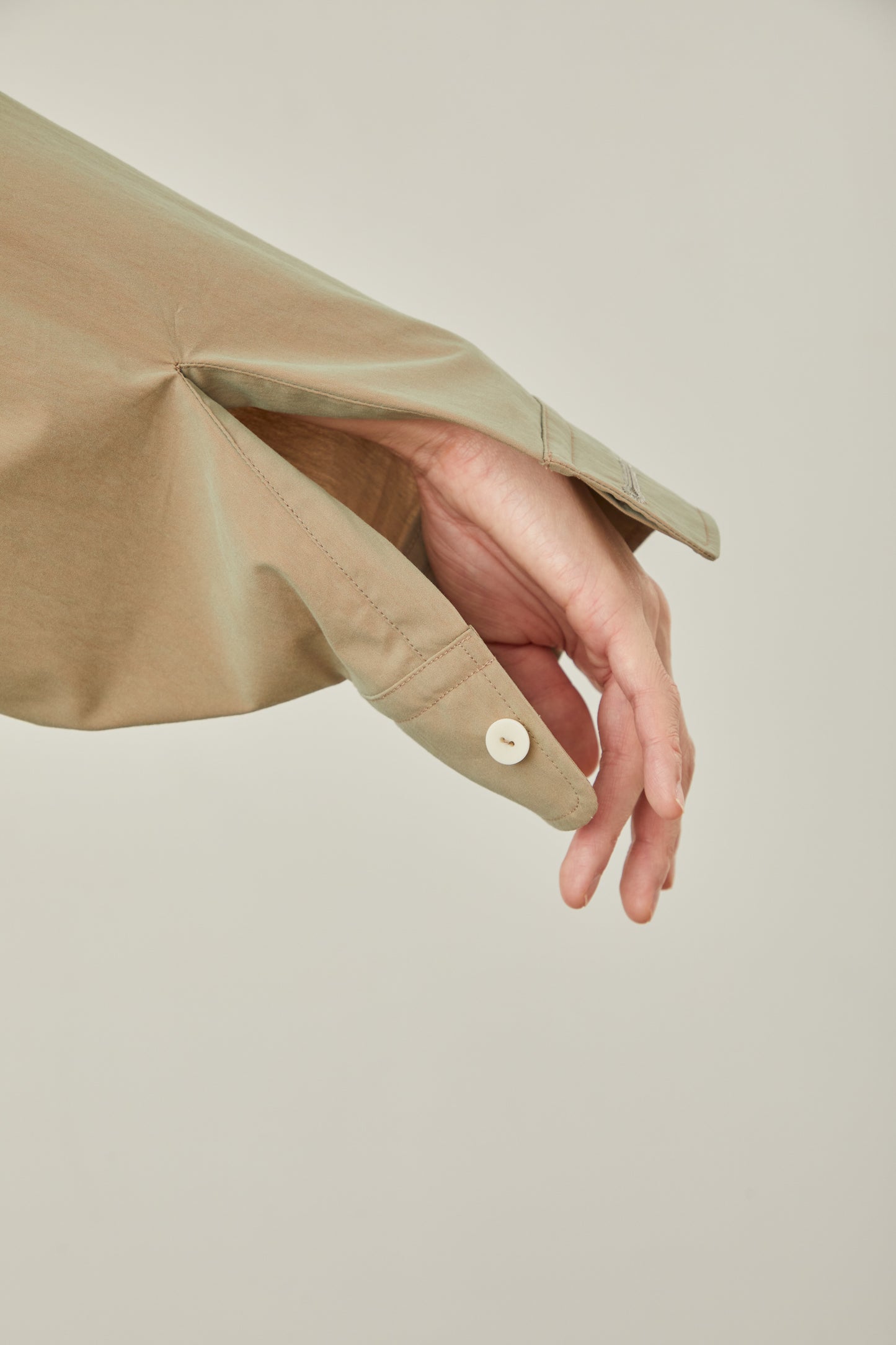 i'm here : BUTTON HOLE : SHIRTS