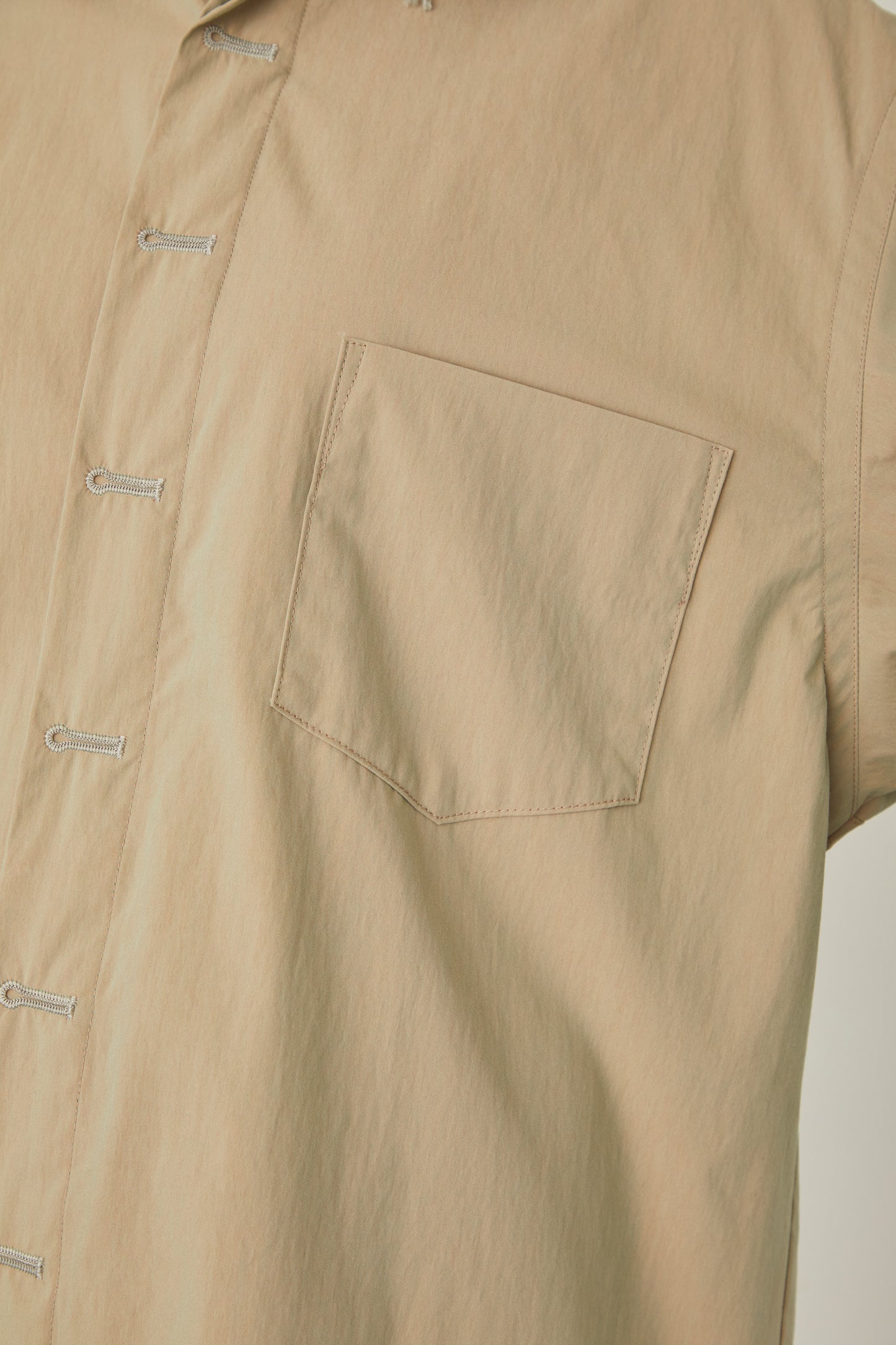 i'm here : BUTTON HOLE : SHIRTS