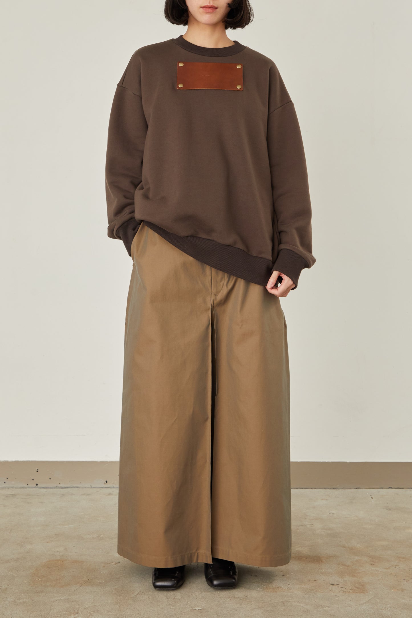 i'm here : LEATHER DOCKING : SWEAT SHIRTS