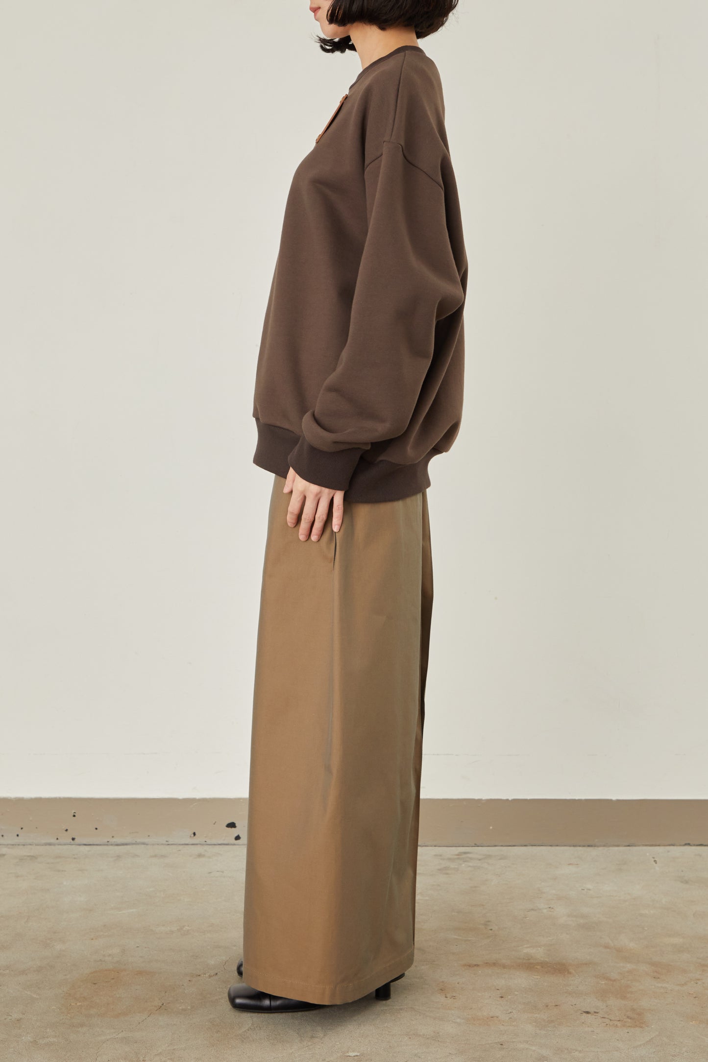 i'm here : LEATHER DOCKING : SWEAT SHIRTS