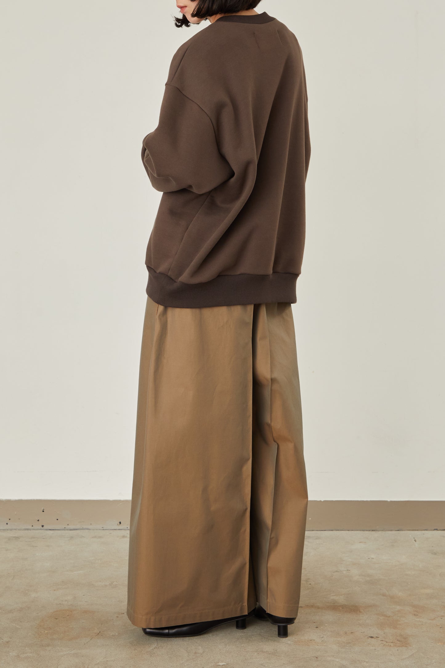 i'm here : LEATHER DOCKING : SWEAT SHIRTS
