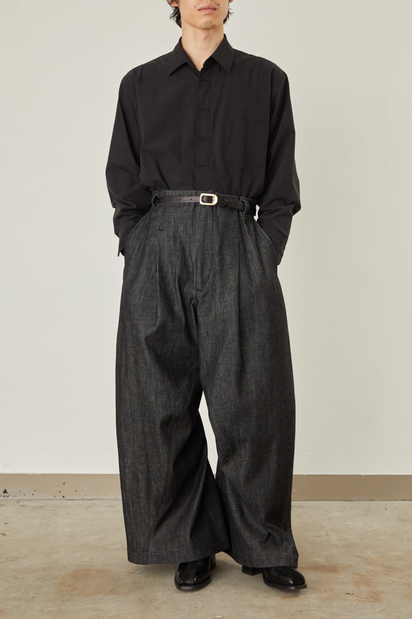 i'm here : " He is twisted " DENIM PANTS :