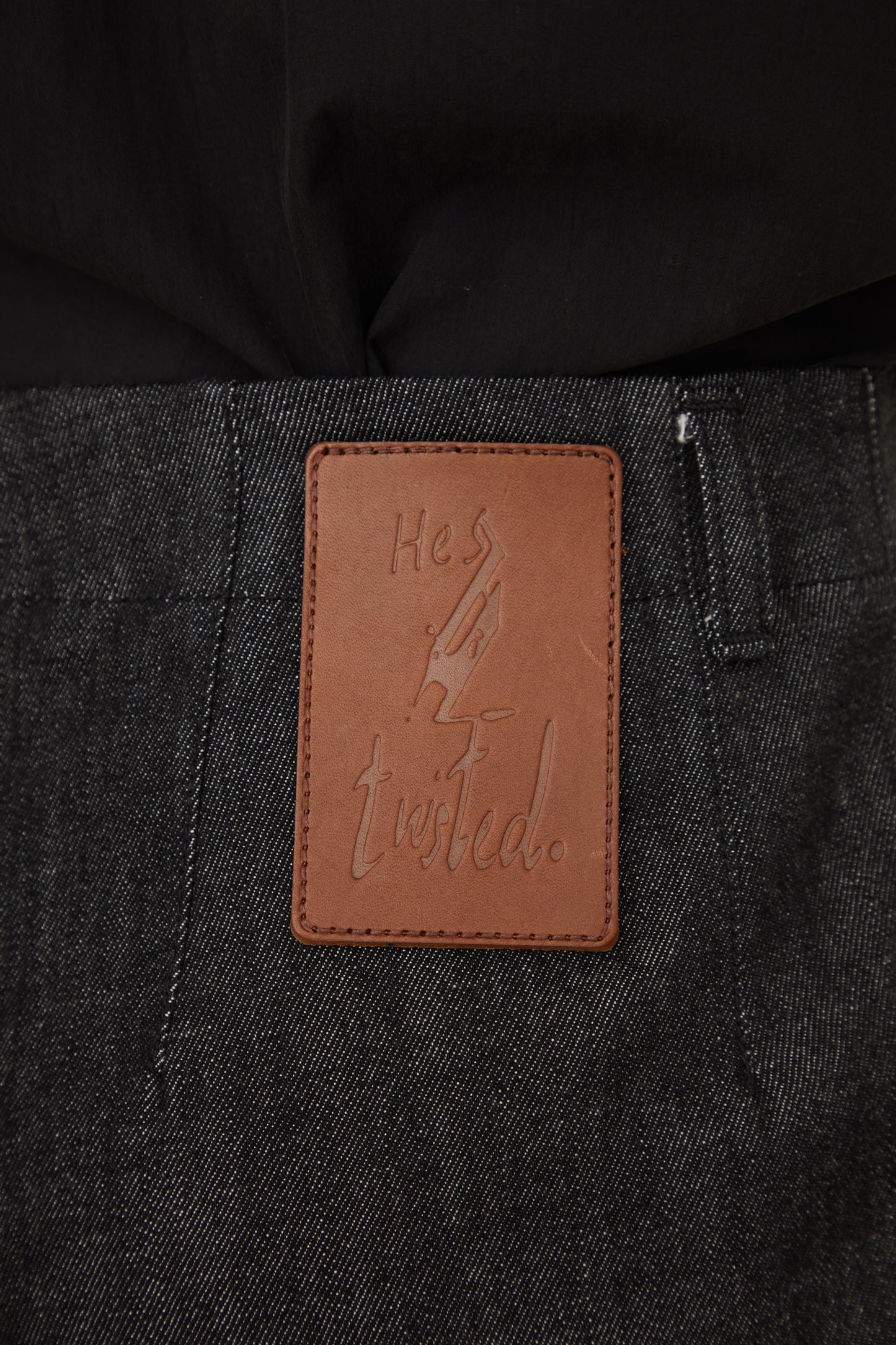 i'm here : " He is twisted " DENIM PANTS :