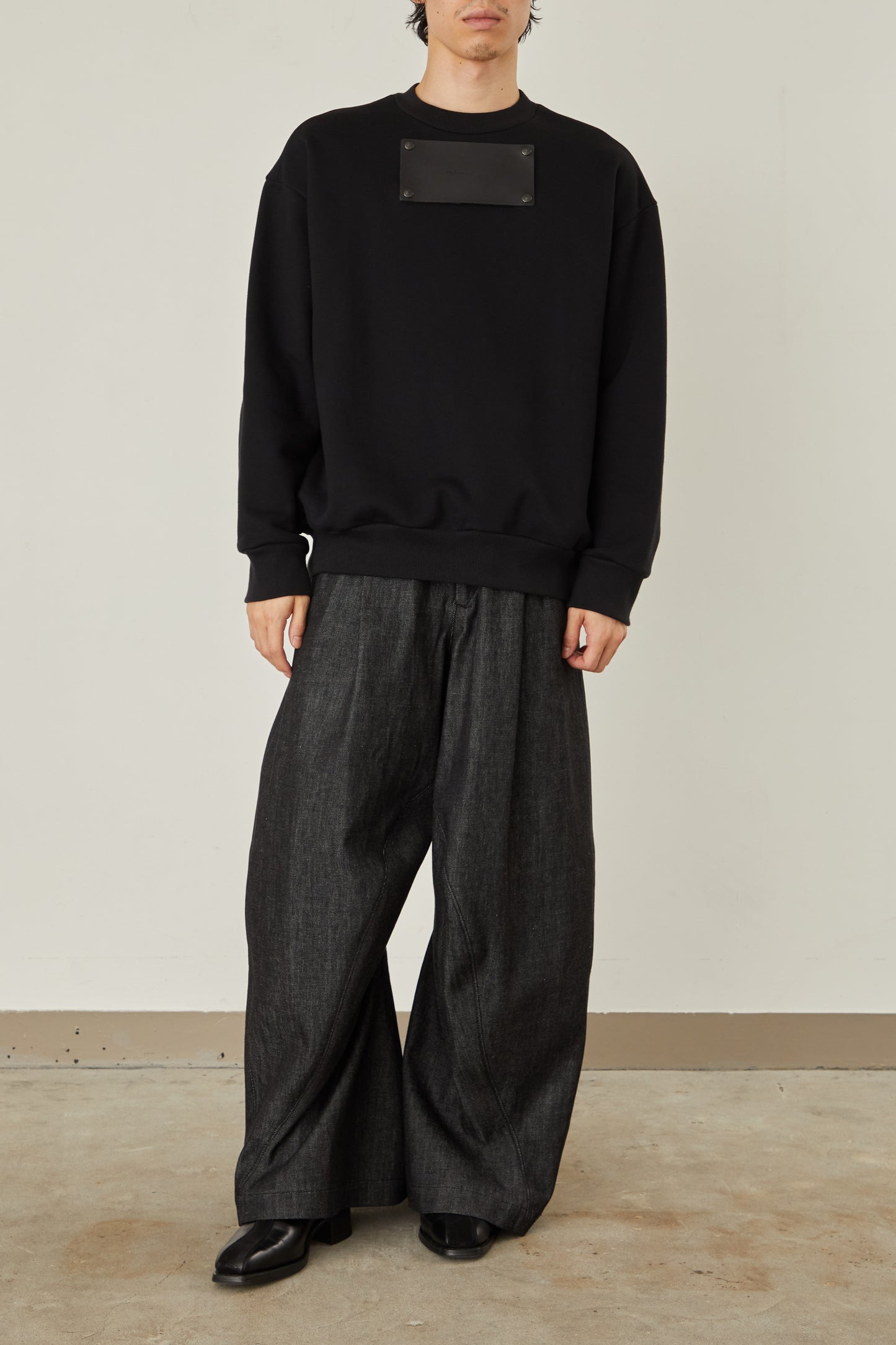 i'm here : LEATHER DOCKING : SWEAT SHIRTS