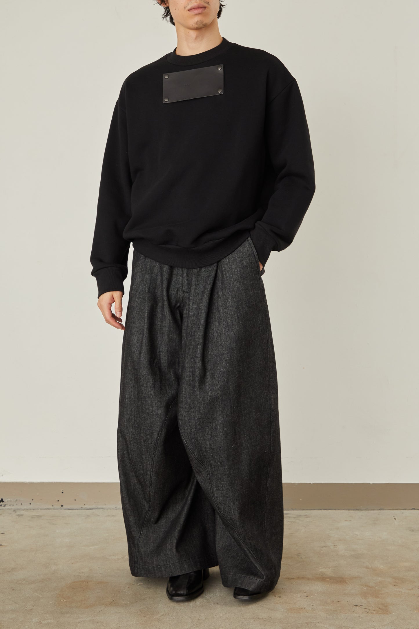 i'm here : LEATHER DOCKING : SWEAT SHIRTS
