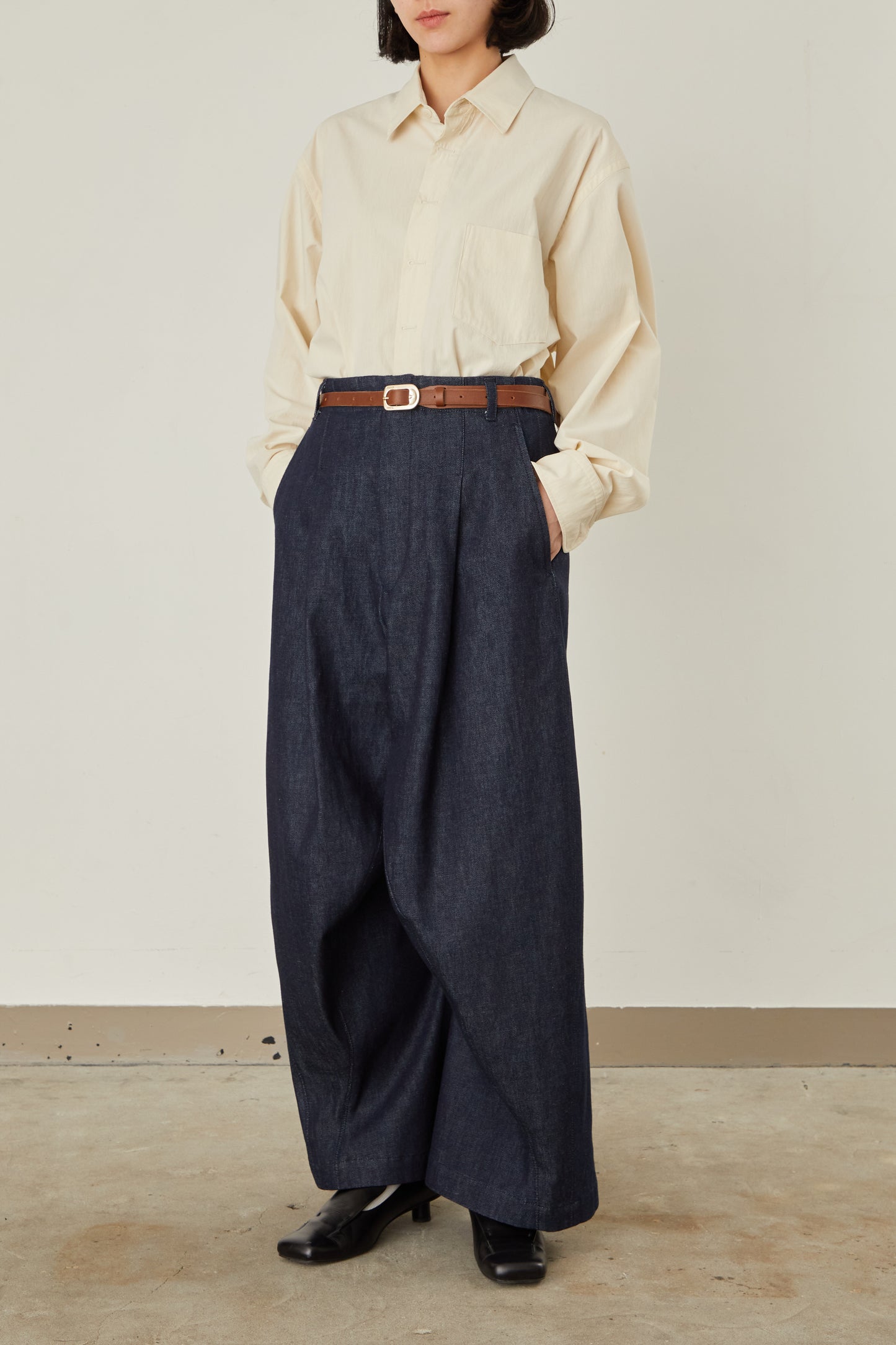 i'm here : " He is twisted " DENIM PANTS :