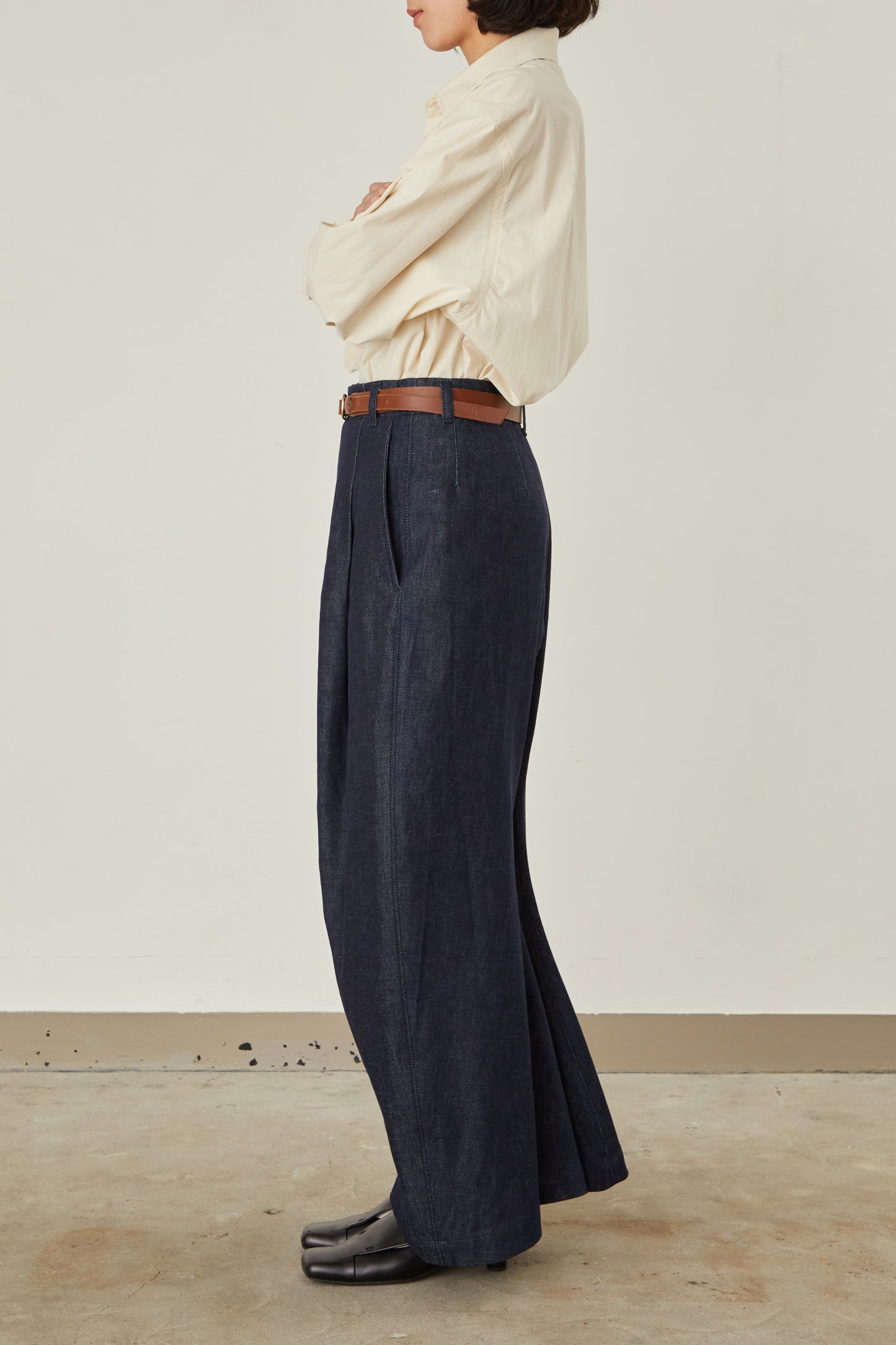 i'm here : " He is twisted " DENIM PANTS :