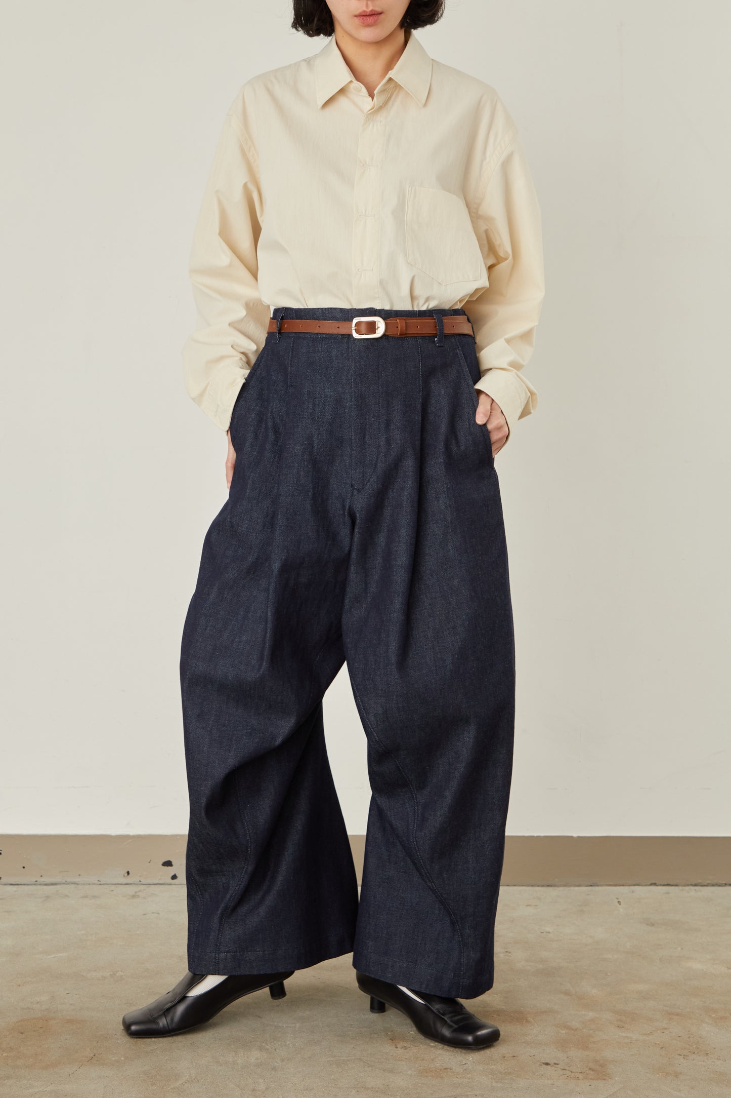 i'm here : " He is twisted " DENIM PANTS :
