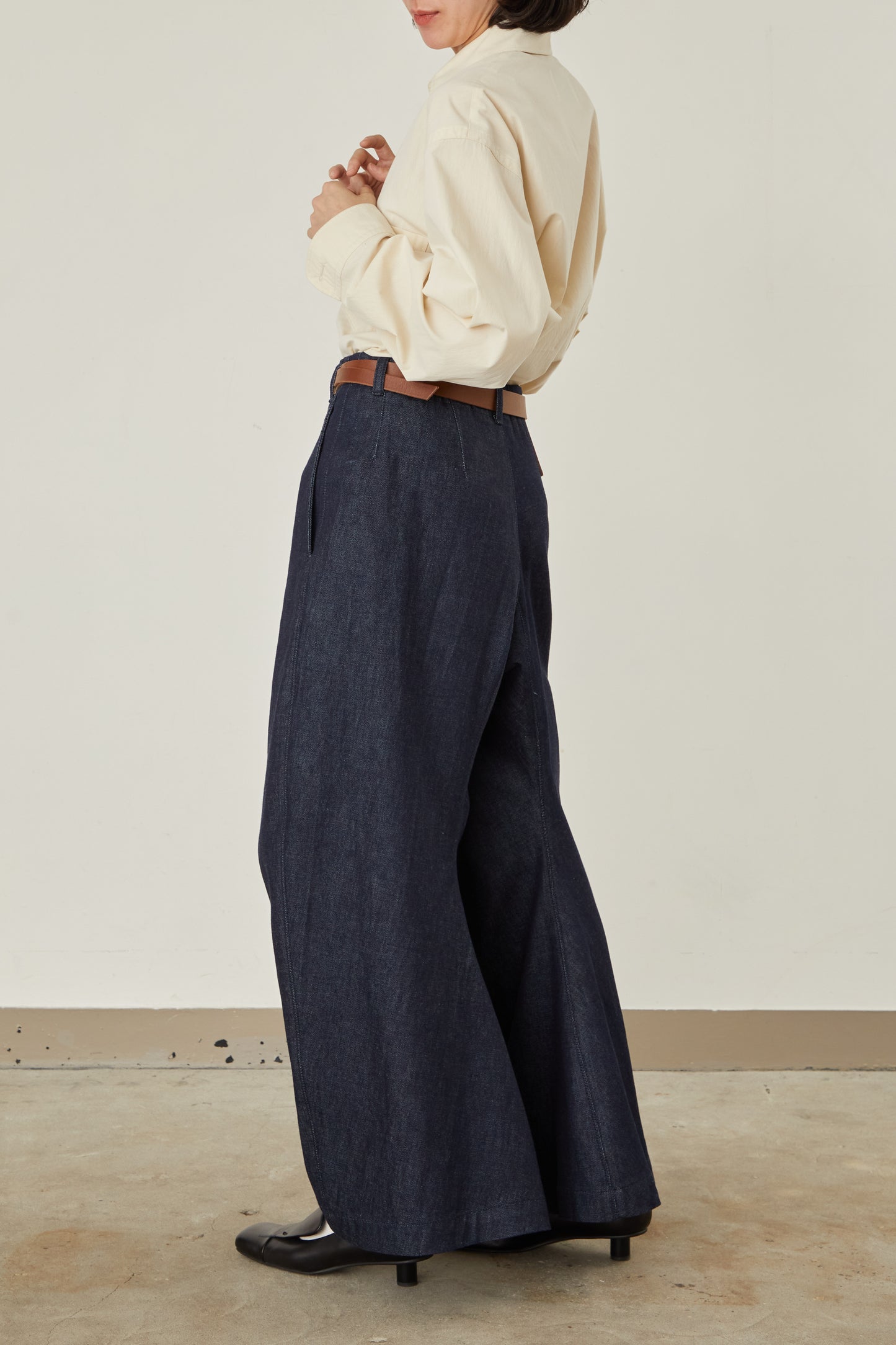 i'm here : " He is twisted " DENIM PANTS :