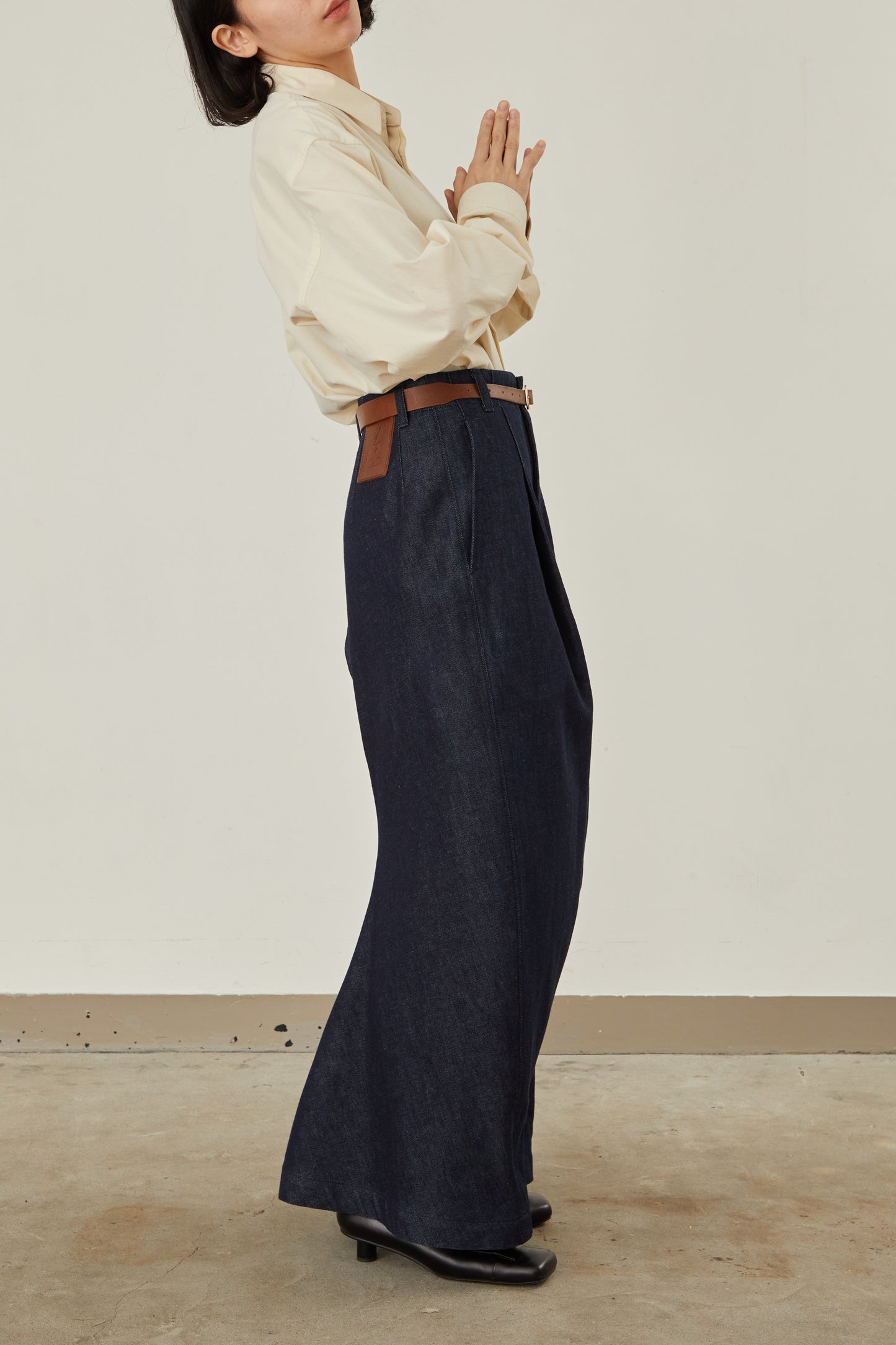 i'm here : " He is twisted " DENIM PANTS :