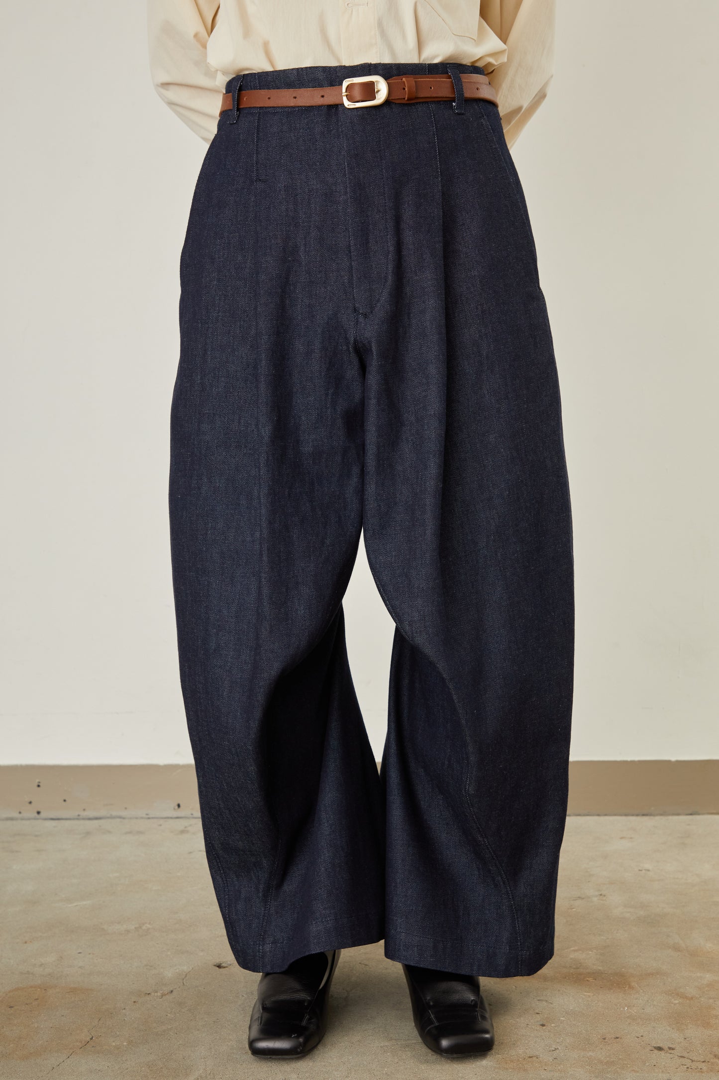i'm here : " He is twisted " DENIM PANTS :