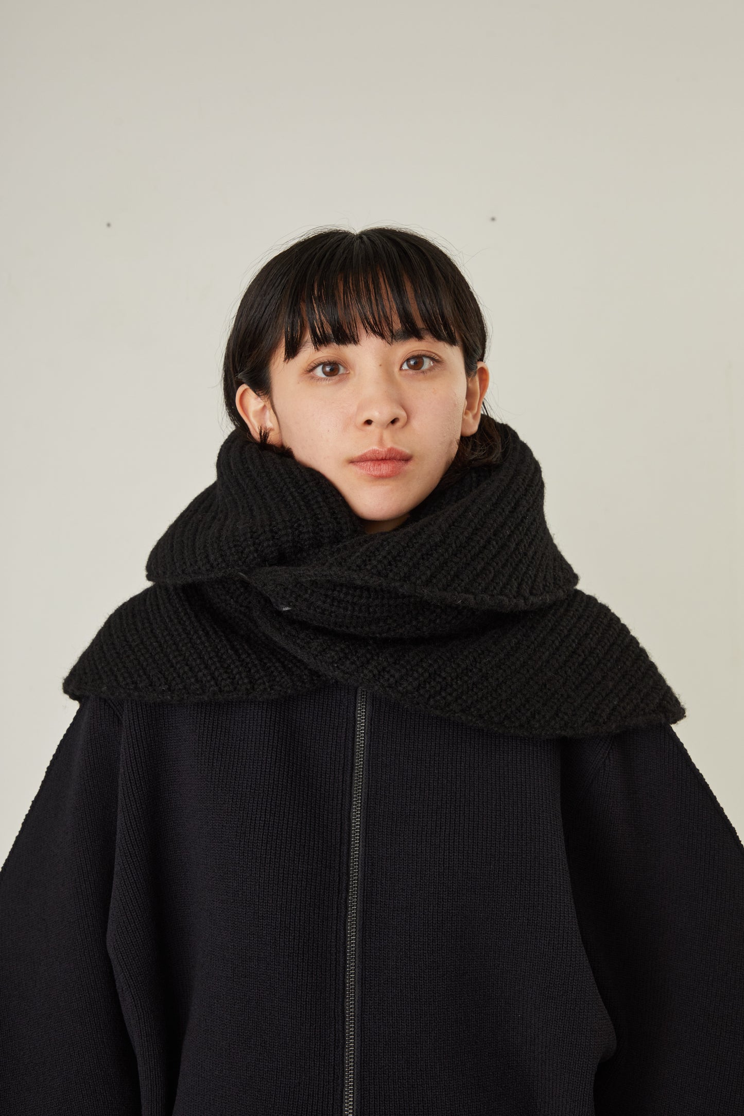 i'm here : " Crepe " KNIT SNOOD :