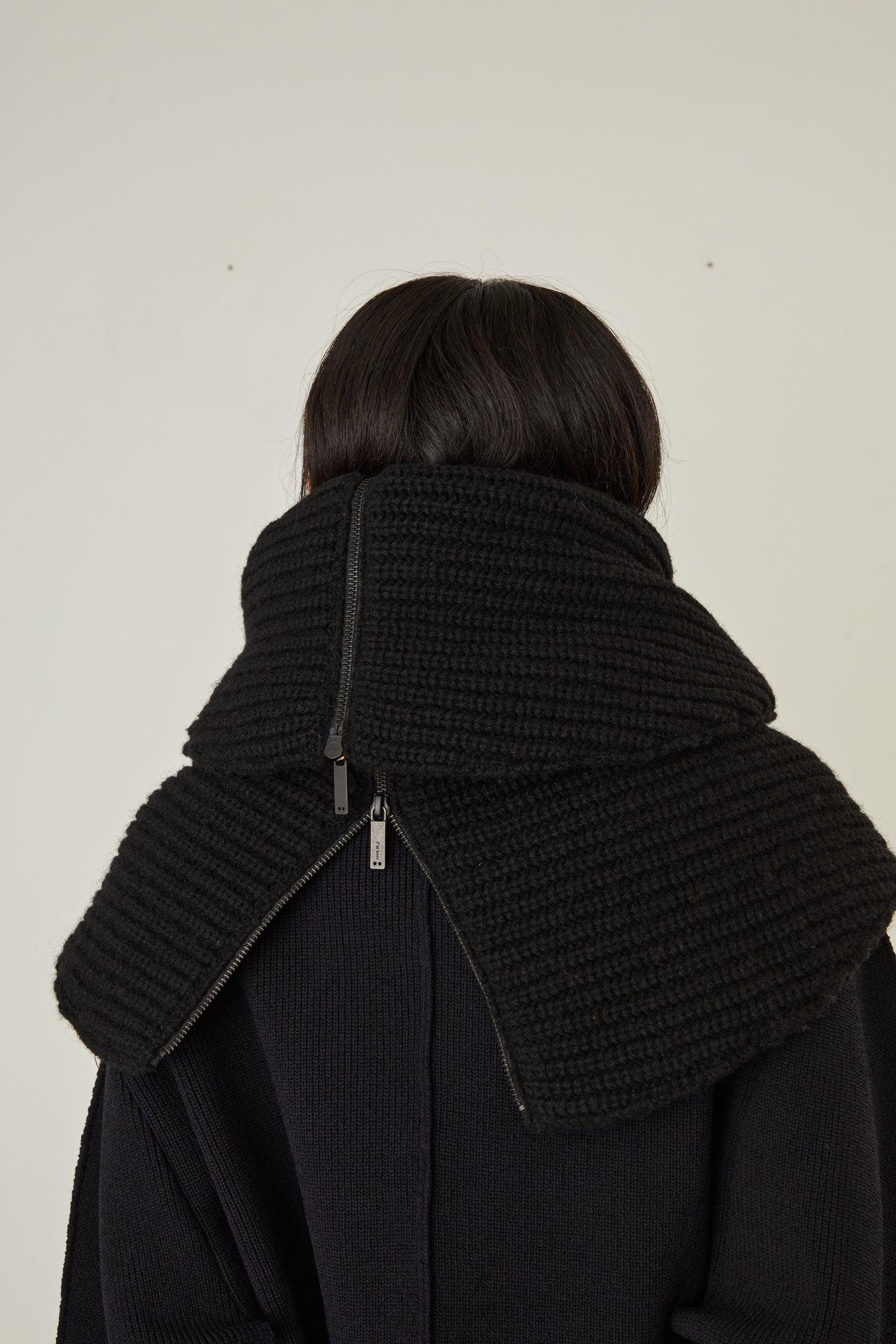 i'm here : " Crepe " KNIT SNOOD :