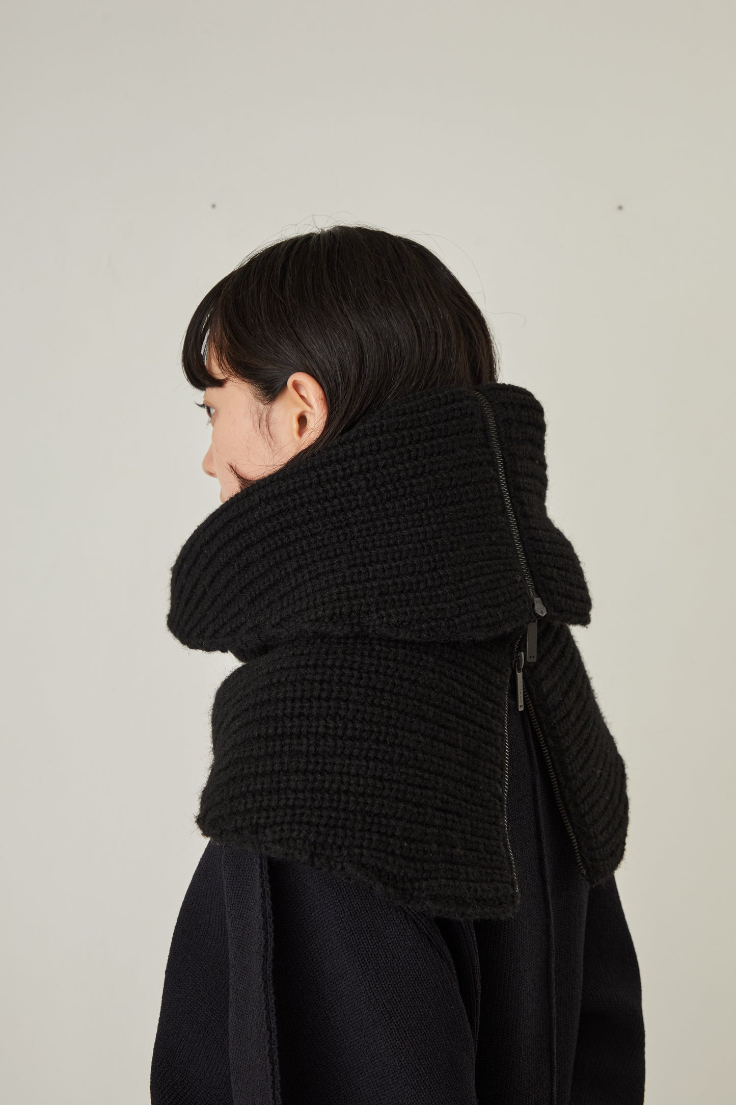 i'm here : " Crepe " KNIT SNOOD :