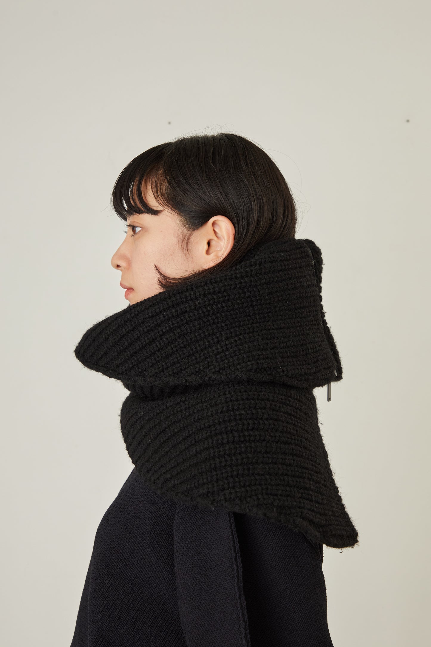 i'm here : " Crepe " KNIT SNOOD :