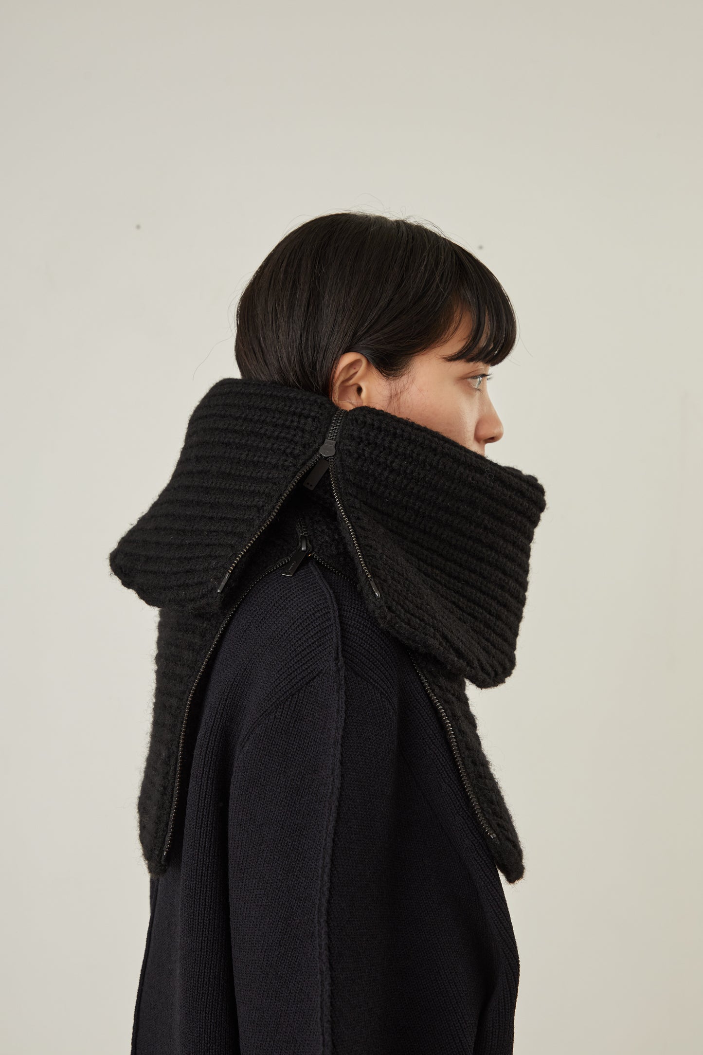 i'm here : " Crepe " KNIT SNOOD :