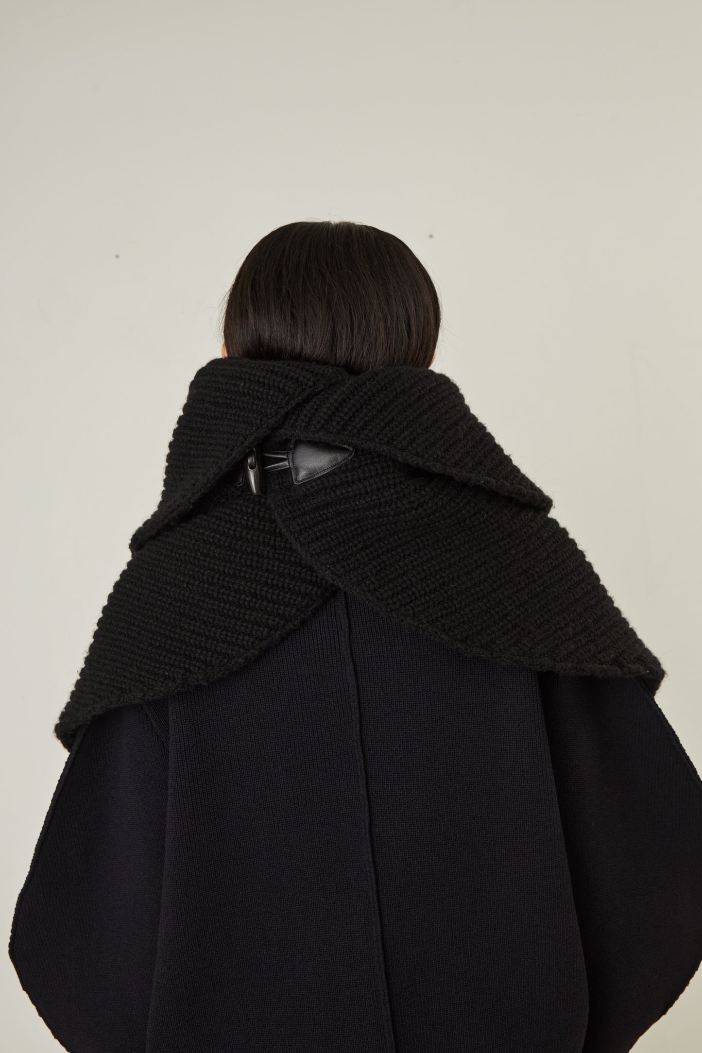 i'm here : " Crepe " KNIT SNOOD :