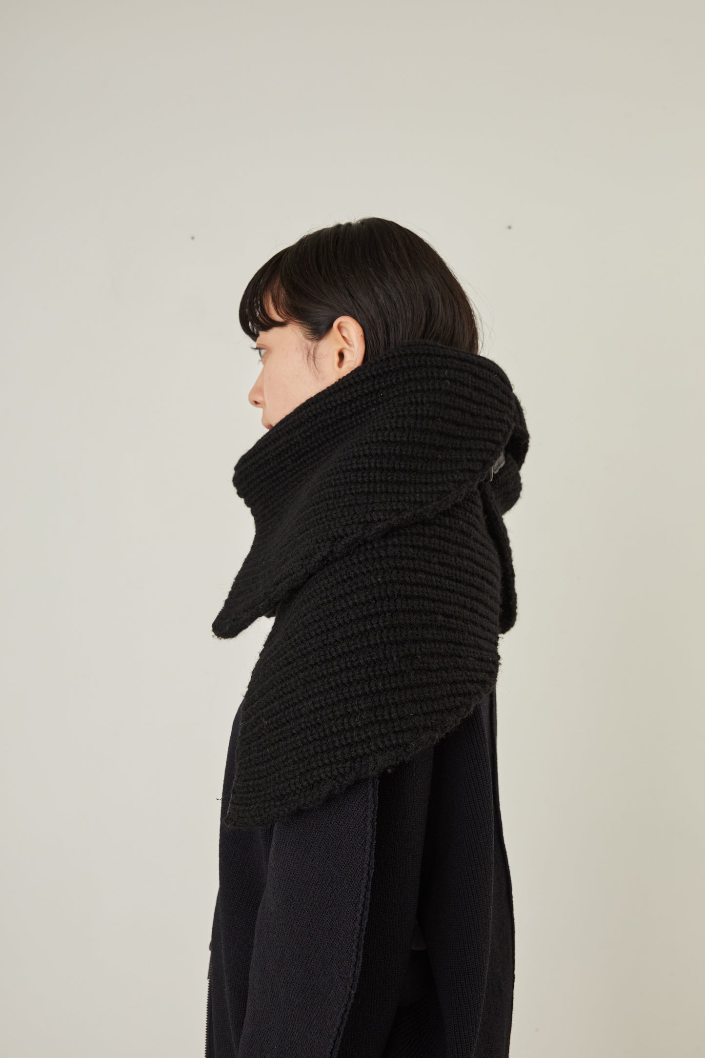 i'm here : " Crepe " KNIT SNOOD :