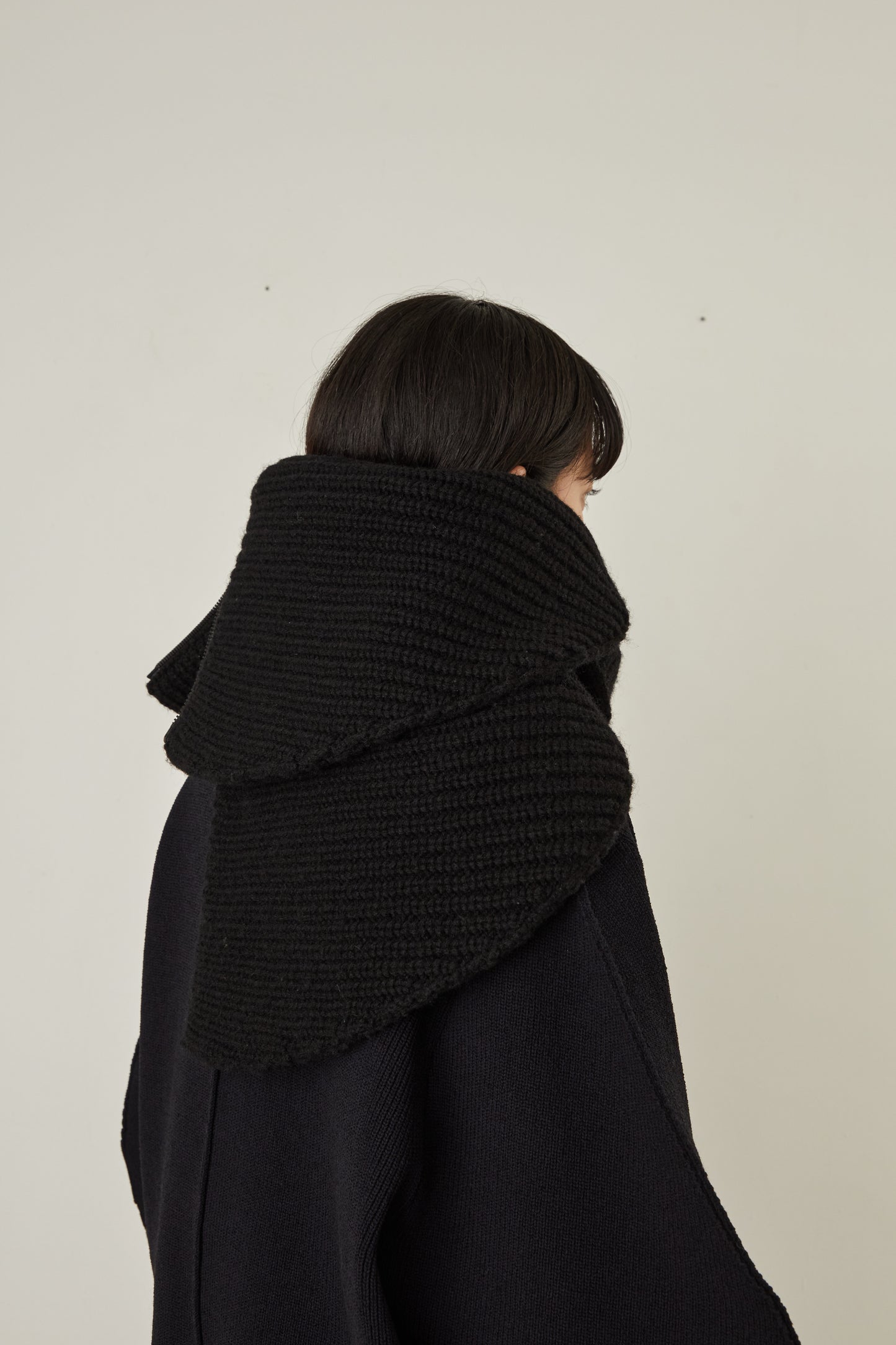 i'm here : " Crepe " KNIT SNOOD :