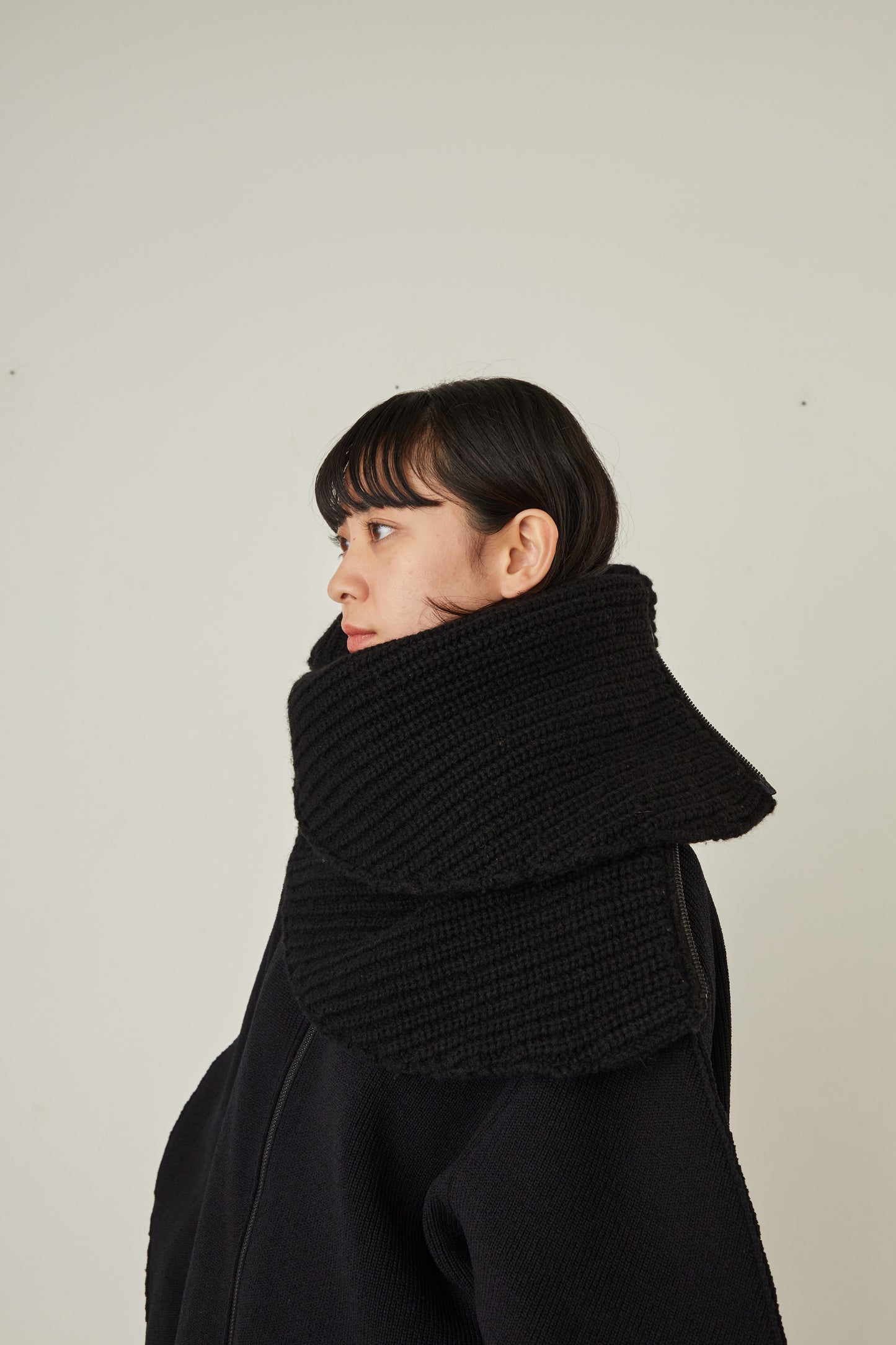 i'm here : " Crepe " KNIT SNOOD :