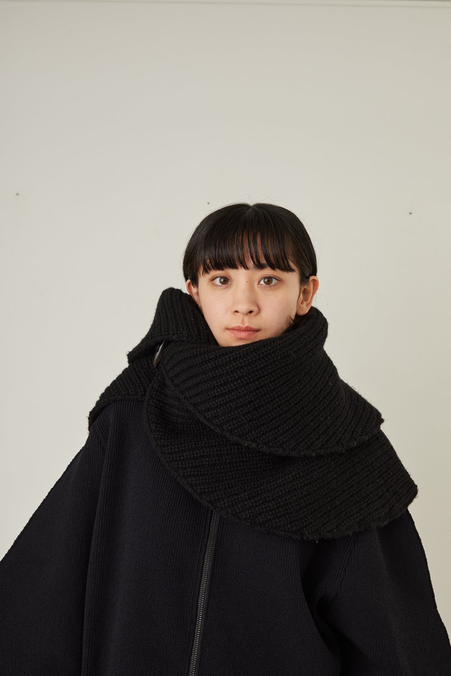 i'm here : " Crepe " KNIT SNOOD :