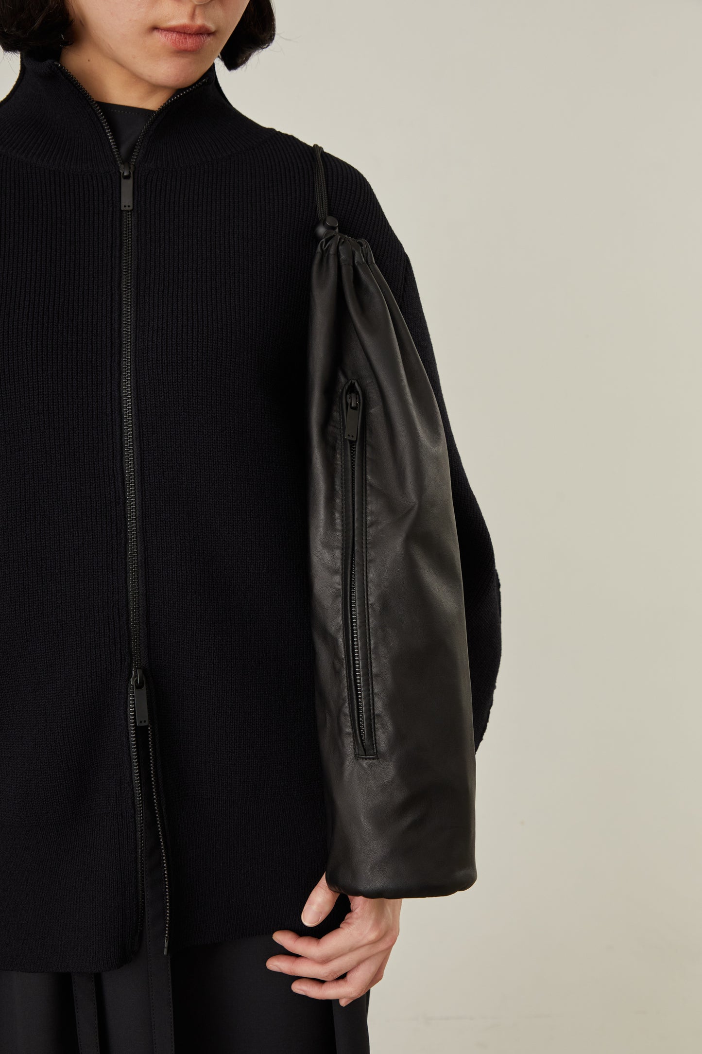 i'm here : " TUBE " LEATHER BAG :