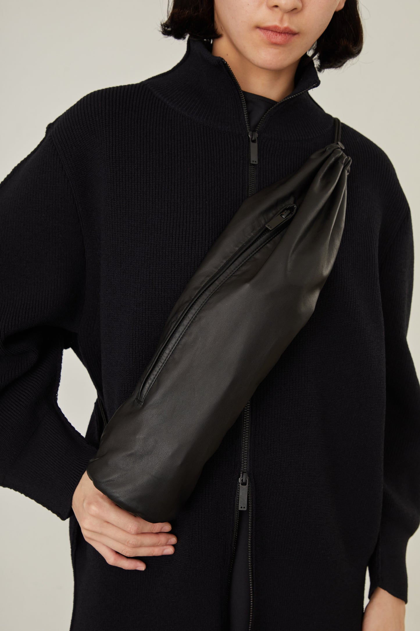 i'm here : " TUBE " LEATHER BAG :
