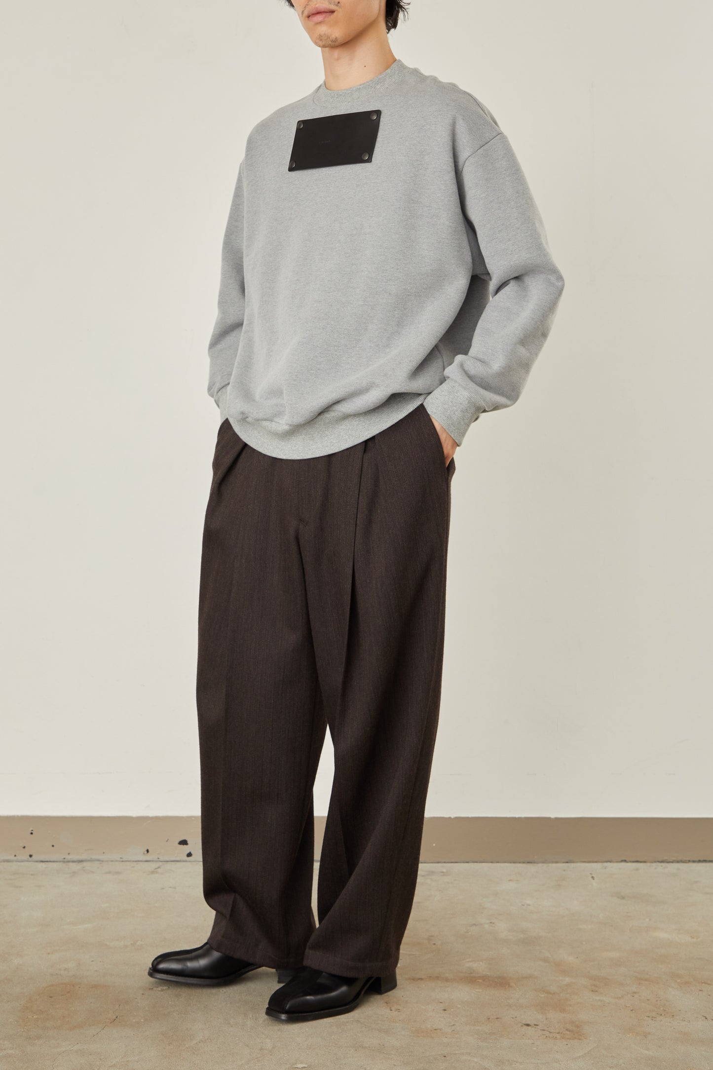 i'm here : LEATHER DOCKING : SWEAT SHIRTS