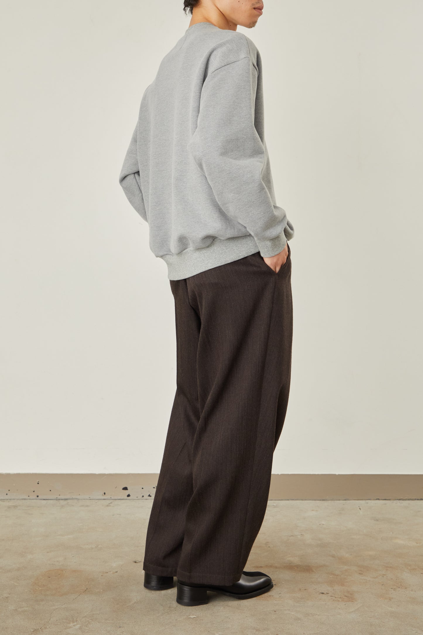 i'm here : LEATHER DOCKING : SWEAT SHIRTS