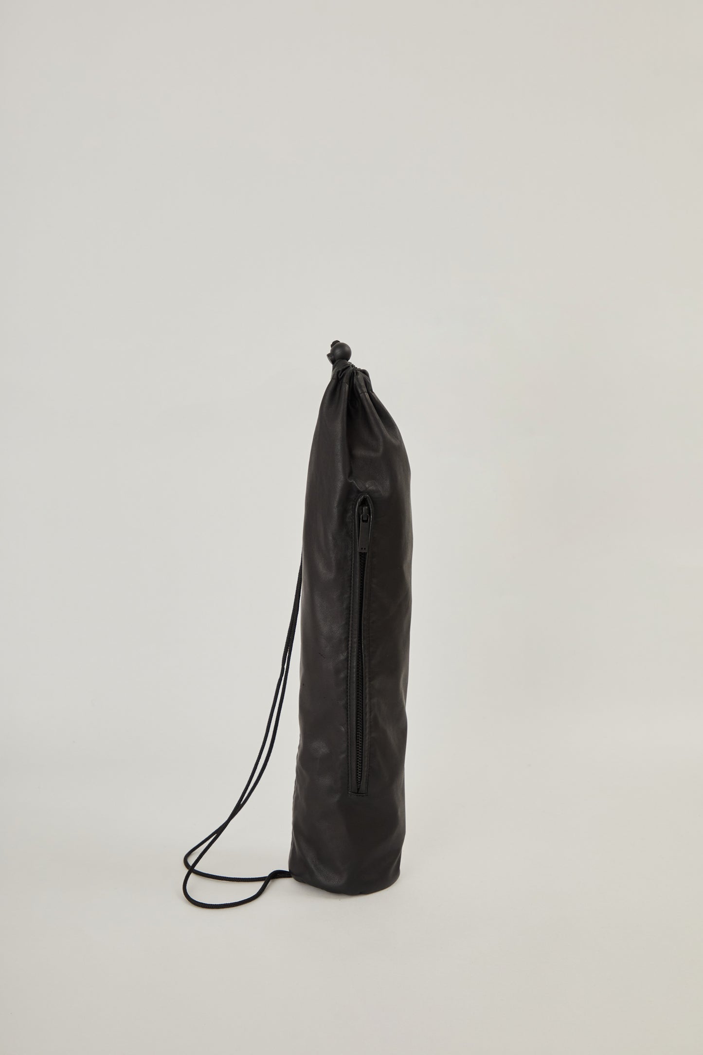 i'm here : " TUBE " LEATHER BAG :