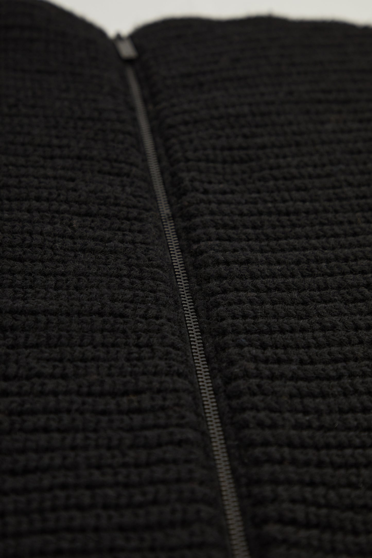 i'm here : " Crepe " KNIT SNOOD :