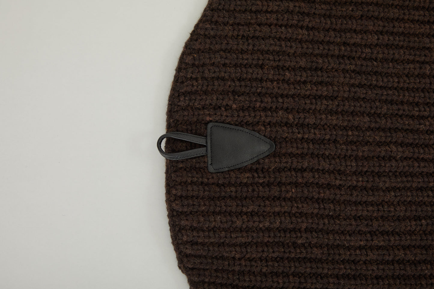 i'm here : " Crepe " KNIT SNOOD :