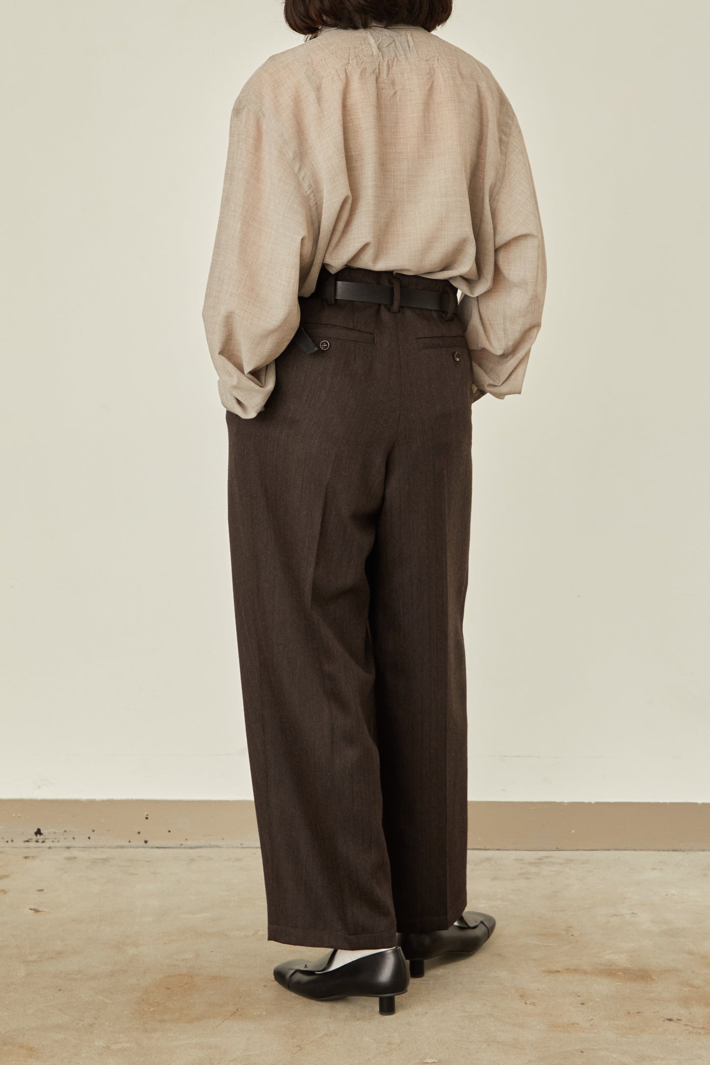 i'm here : " ONE " TUCK : VENETIAN PANTS