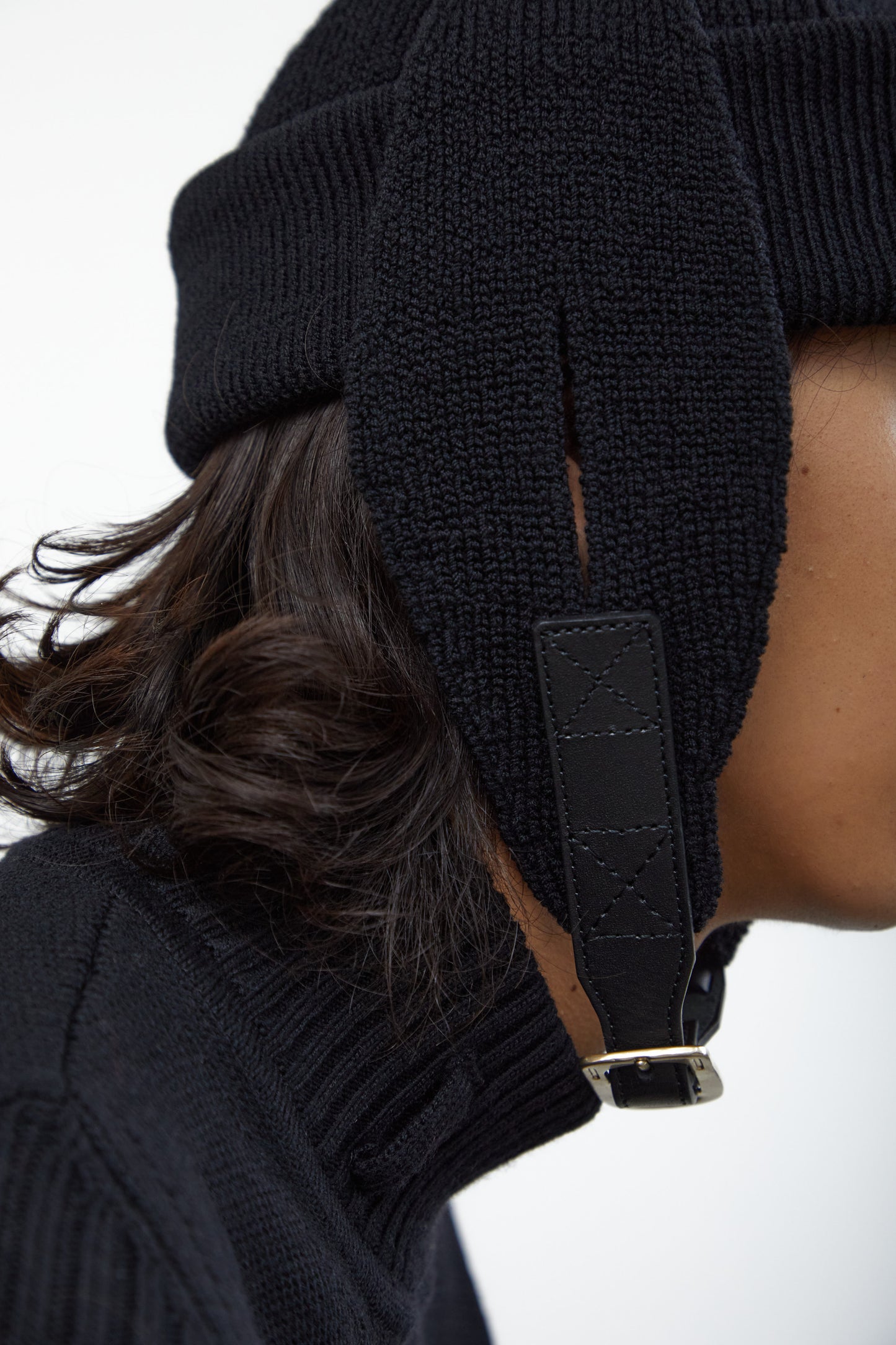 Pull - tab : EAR MUFFS KNIT CAP