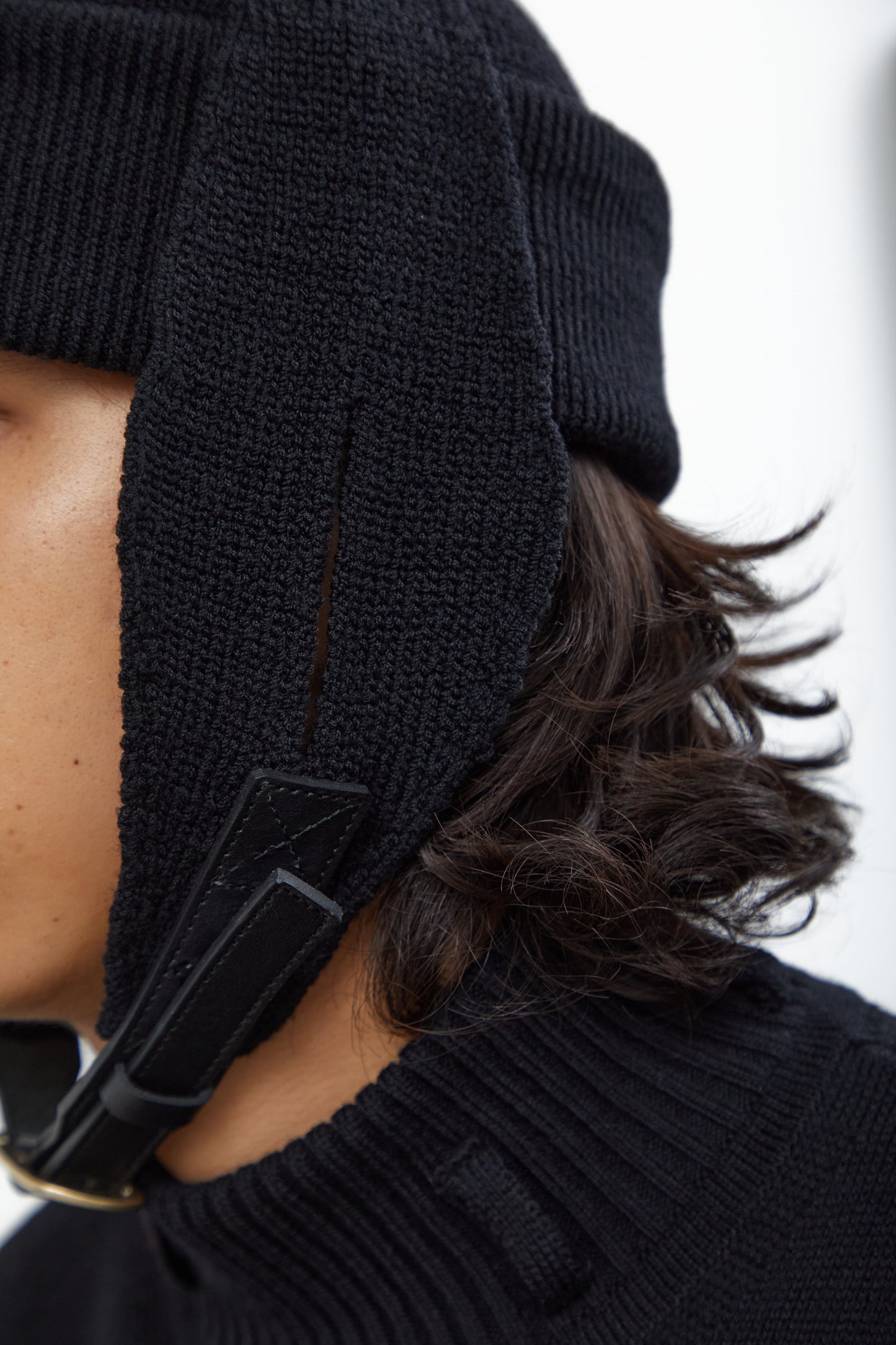 Pull - tab : EAR MUFFS KNIT CAP