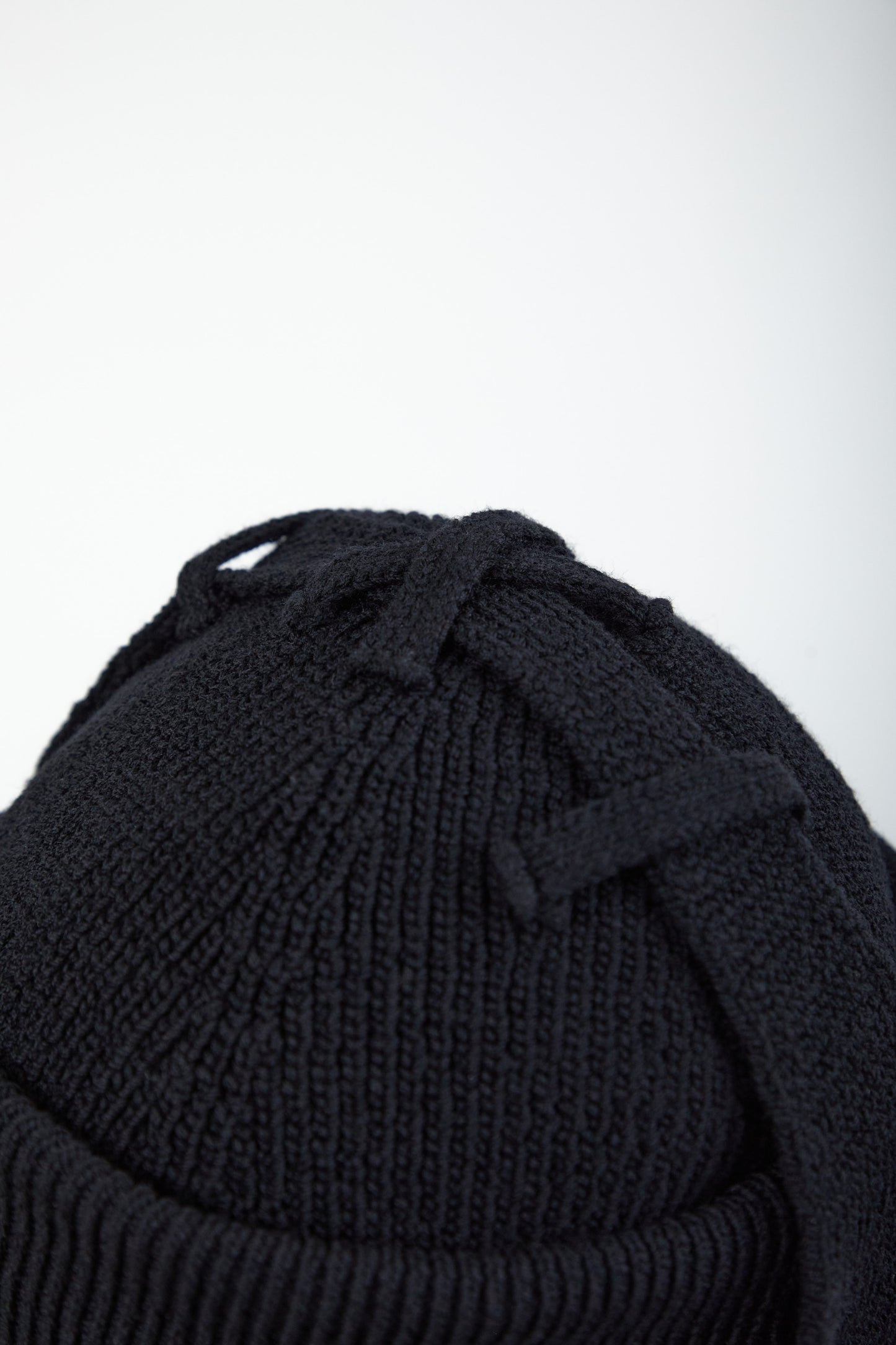 Pull - tab : EAR MUFFS KNIT CAP