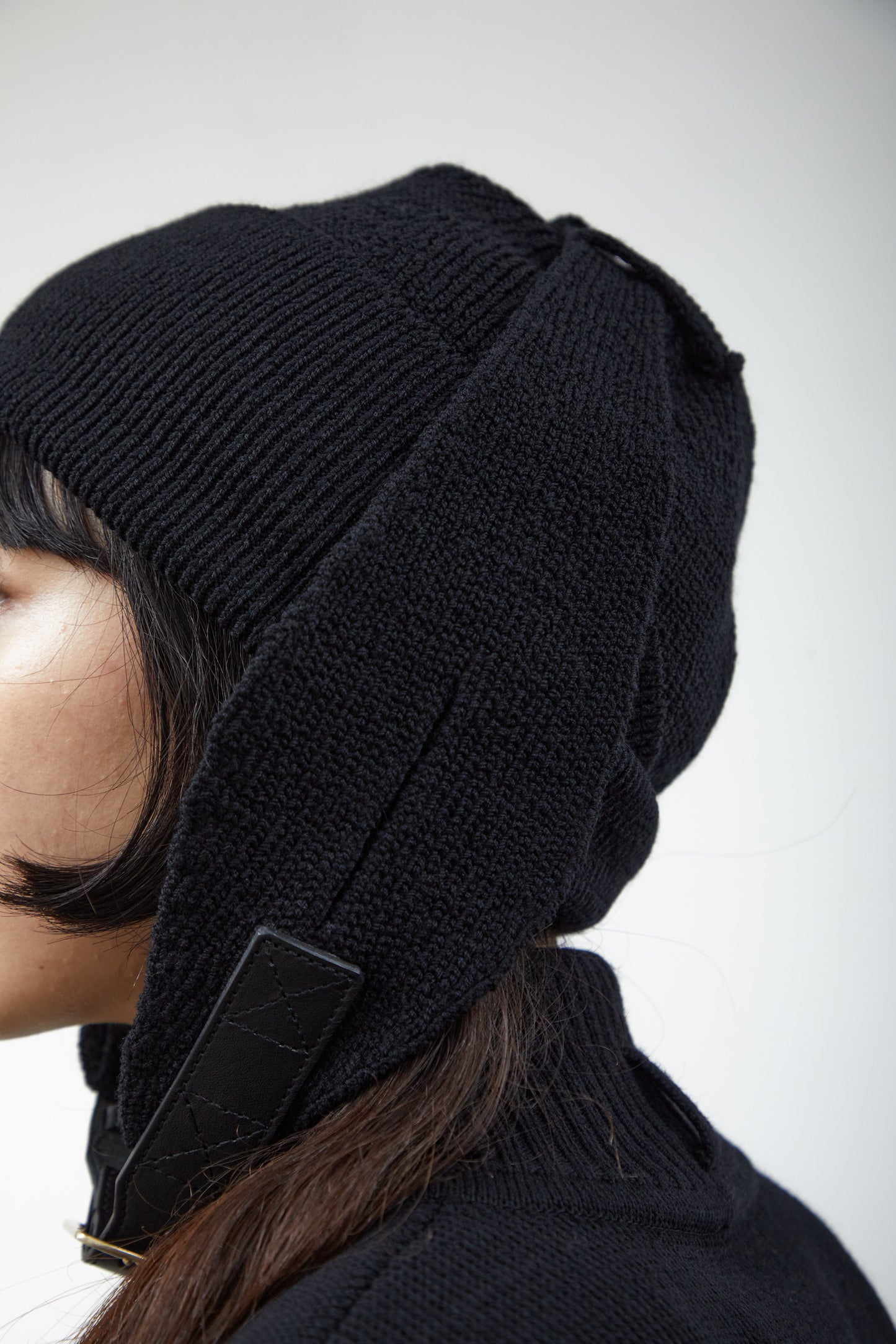 Pull - tab : EAR MUFFS KNIT CAP