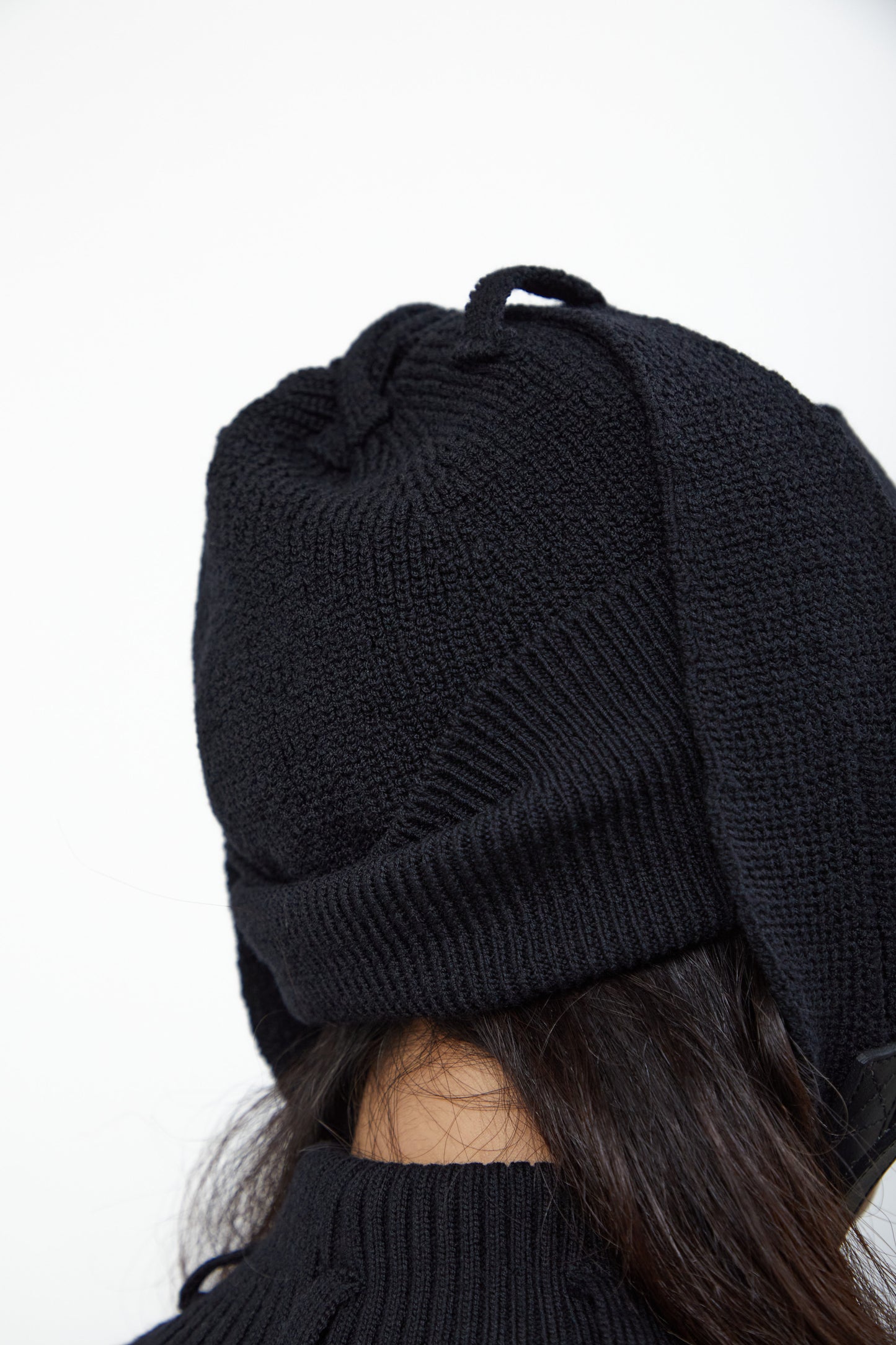 Pull - tab : EAR MUFFS KNIT CAP