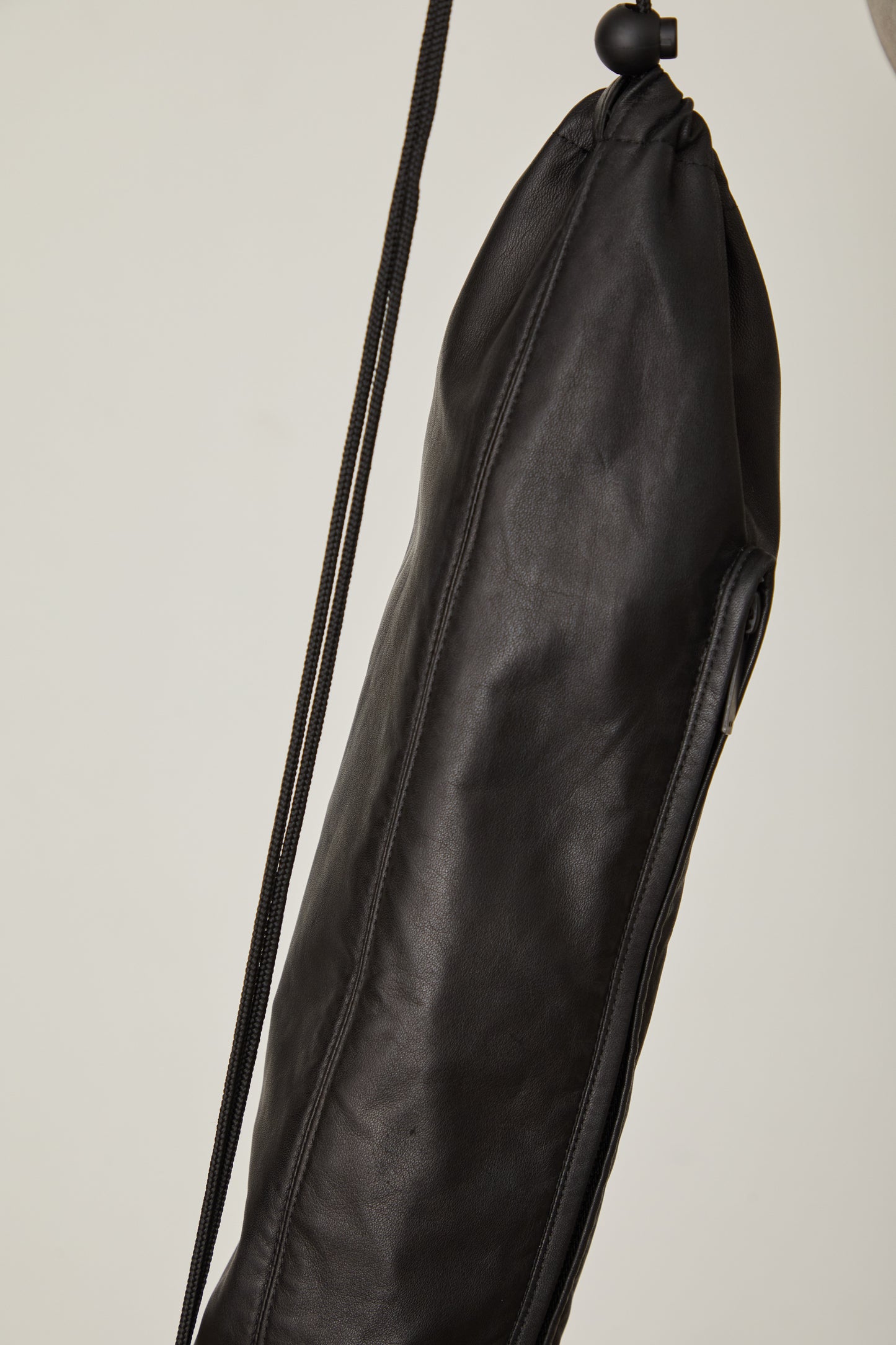 i'm here : " TUBE " LEATHER BAG :