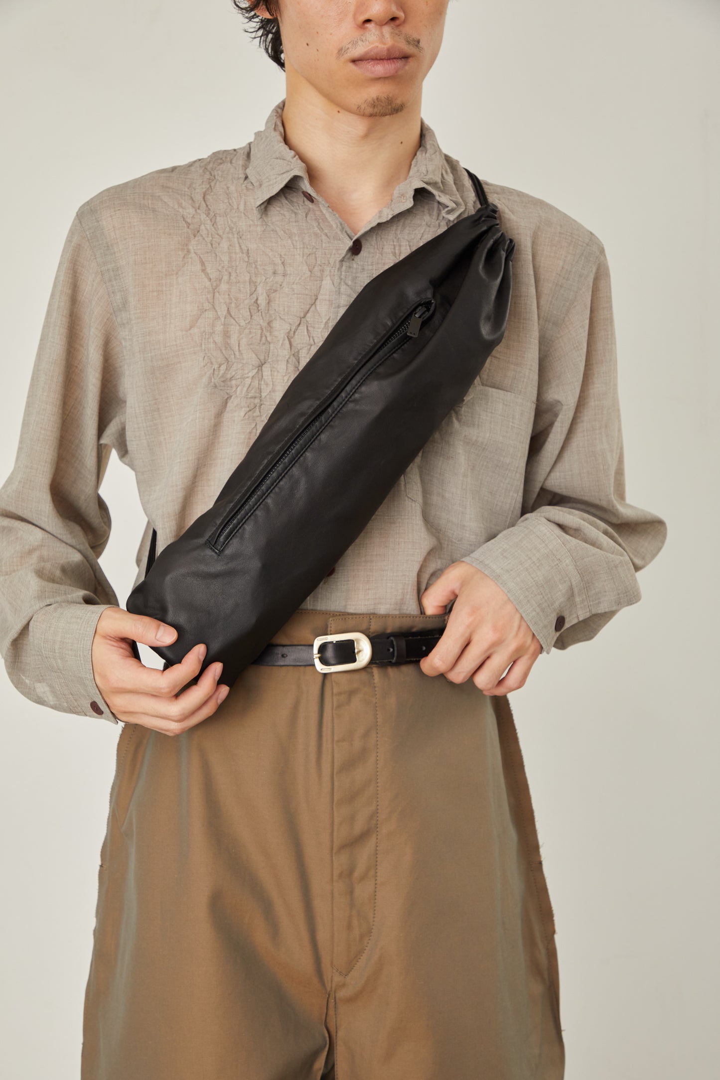i'm here : " TUBE " LEATHER BAG :