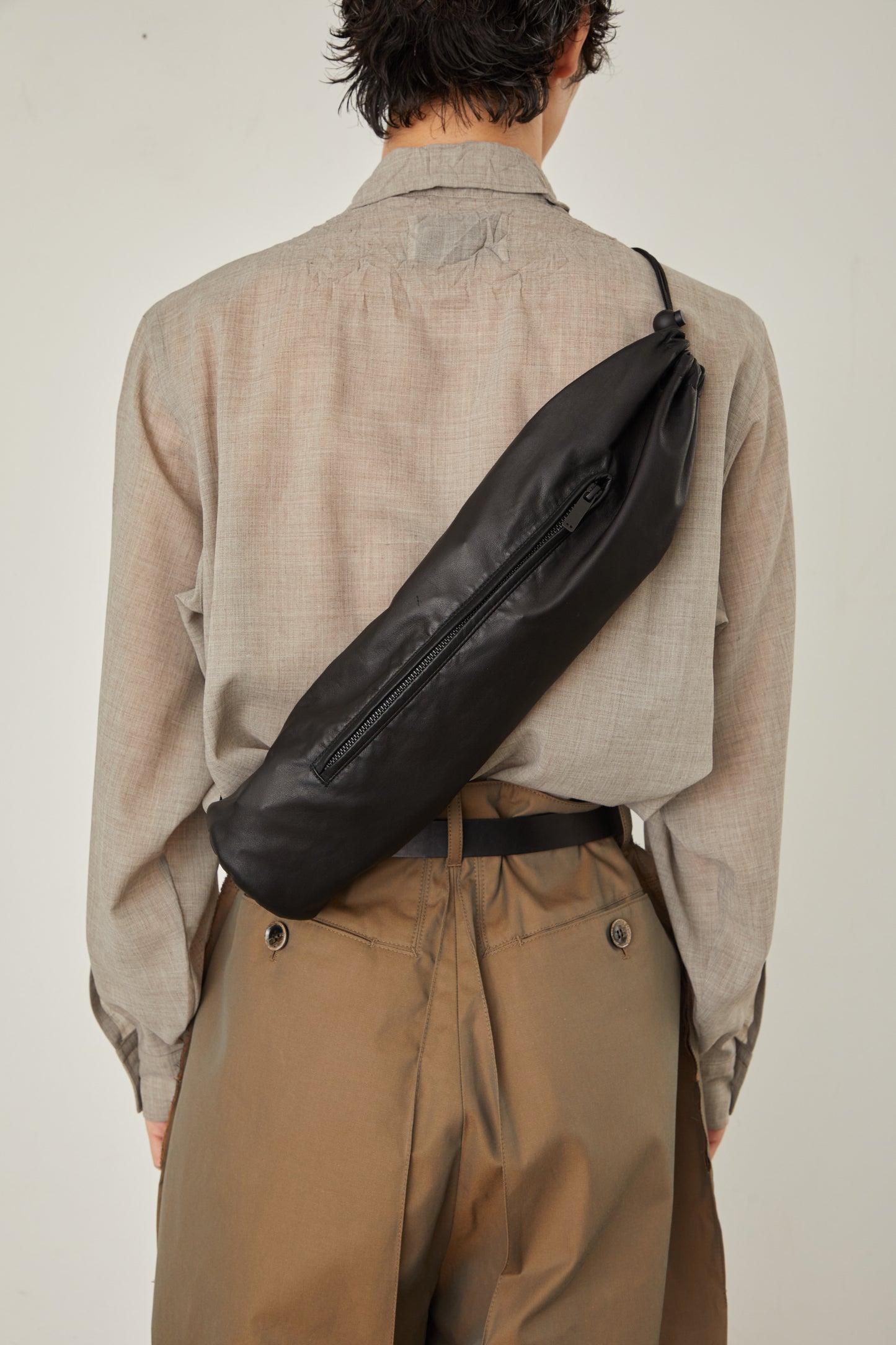 i'm here : " TUBE " LEATHER BAG :