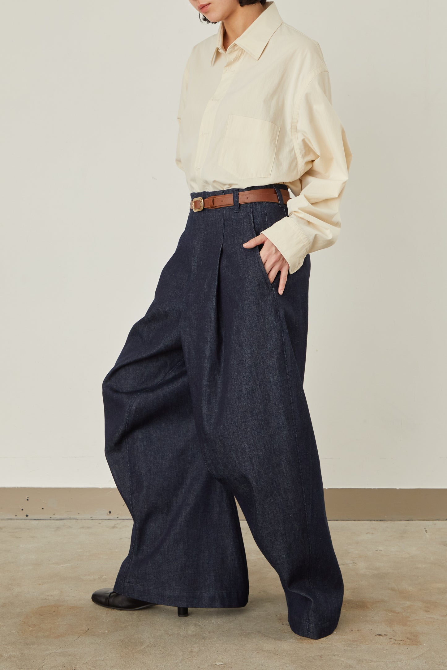 i'm here : " He is twisted " DENIM PANTS :