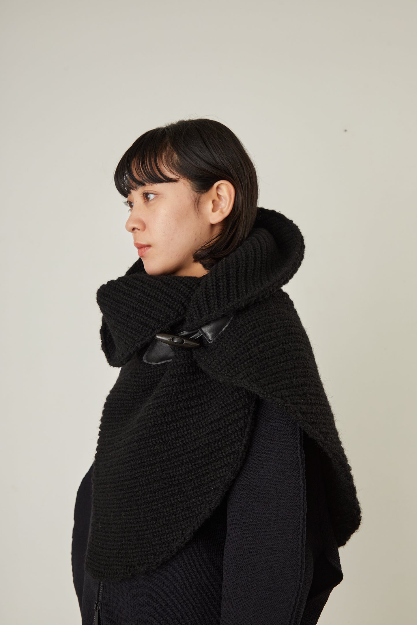 i'm here : " Crepe " KNIT SNOOD :