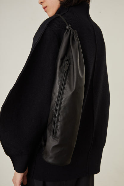 i'm here : " TUBE " LEATHER BAG :