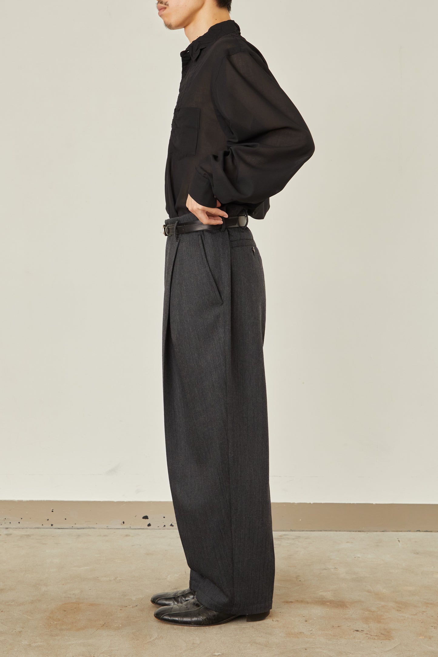 i'm here : " ONE " TUCK : VENETIAN PANTS