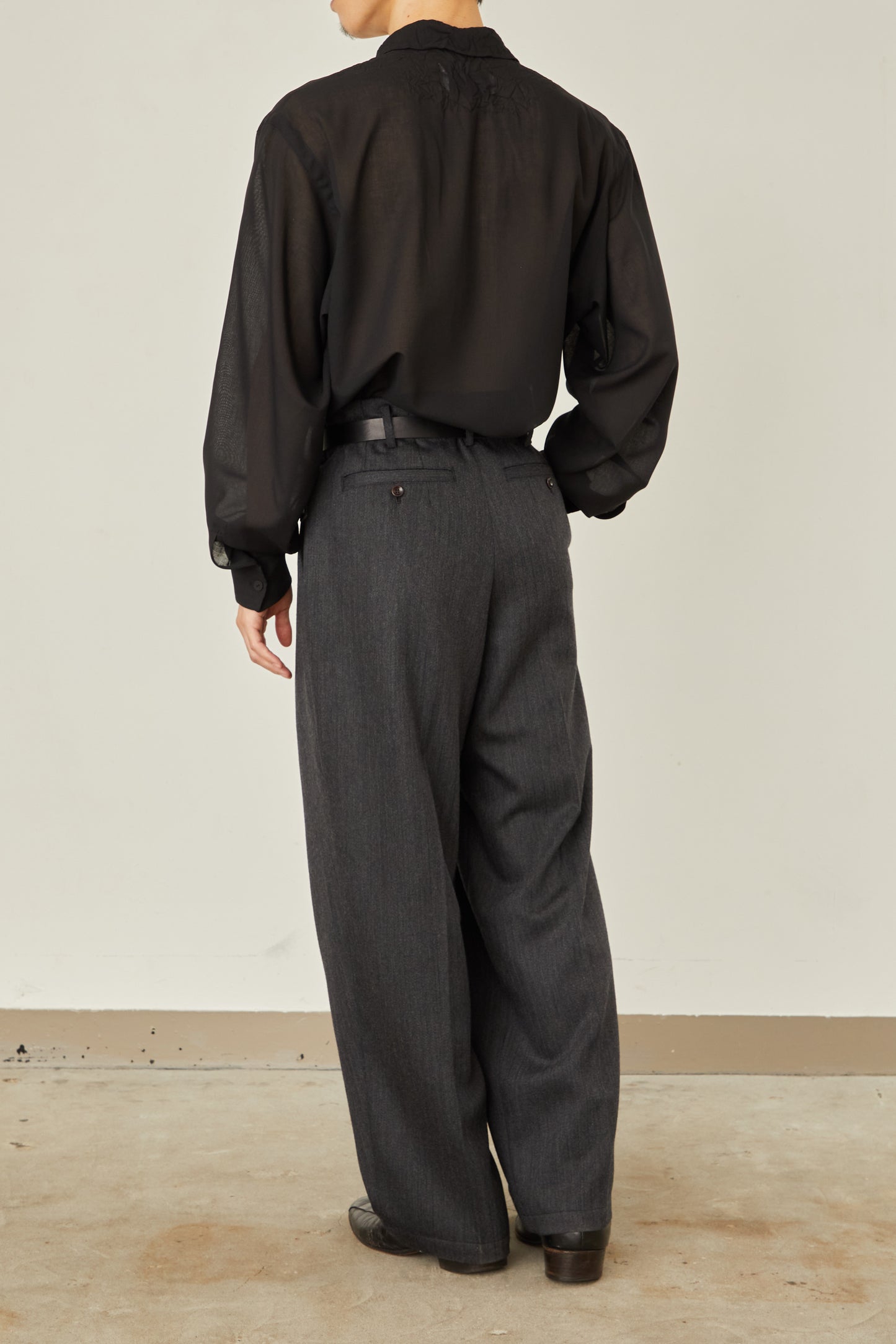 i'm here : " ONE " TUCK : VENETIAN PANTS