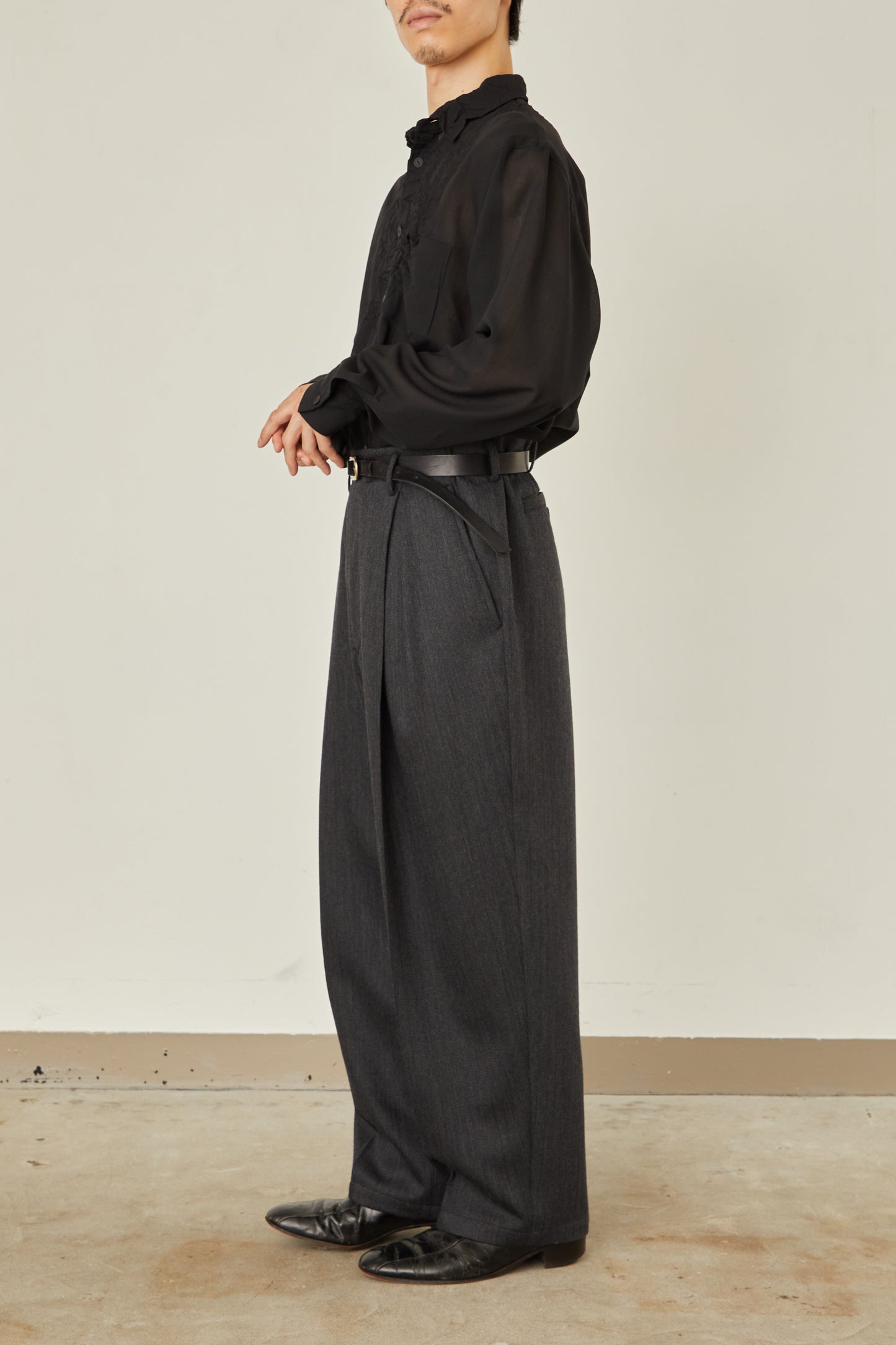 i'm here : " ONE " TUCK : VENETIAN PANTS