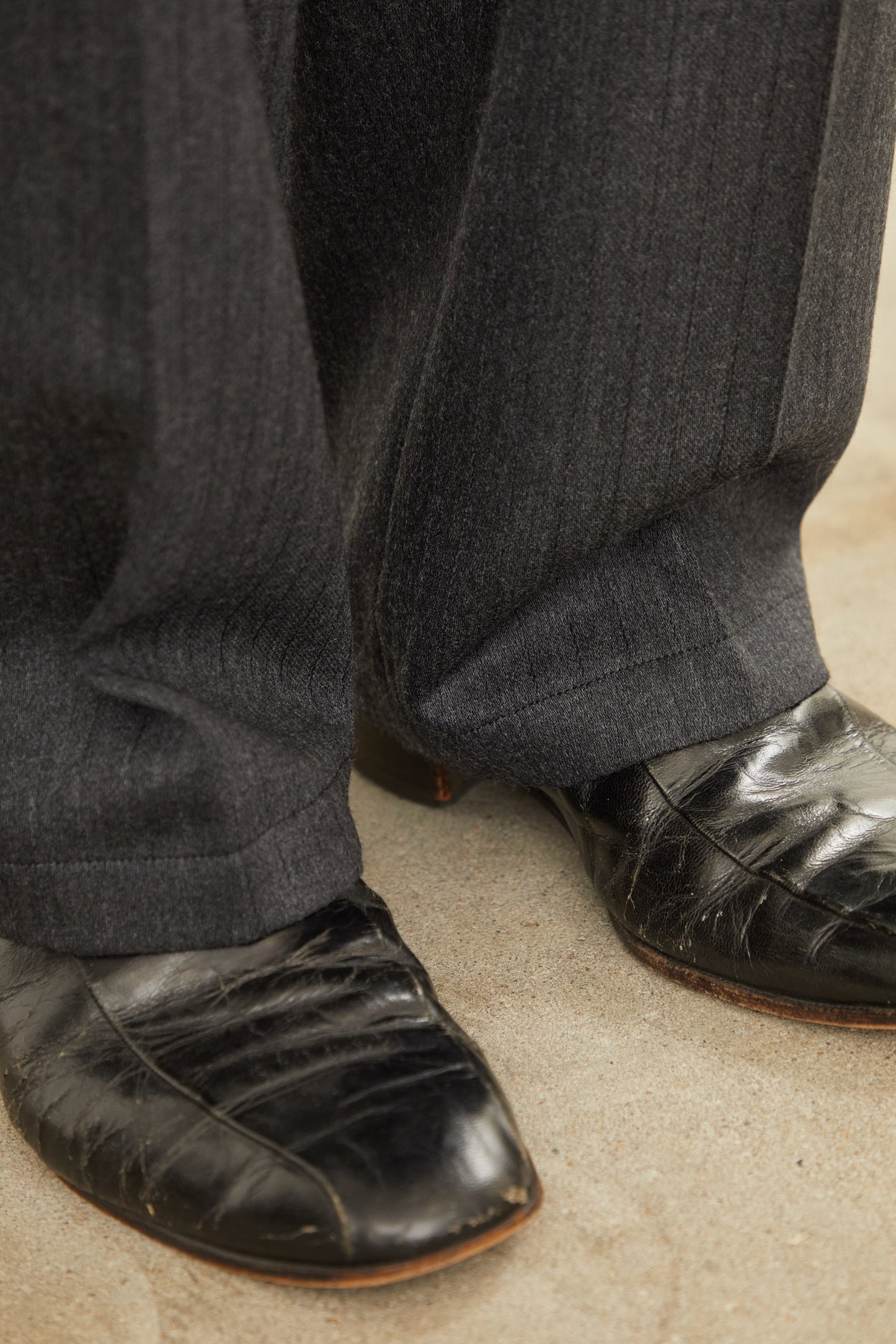 i'm here : " ONE " TUCK : VENETIAN PANTS